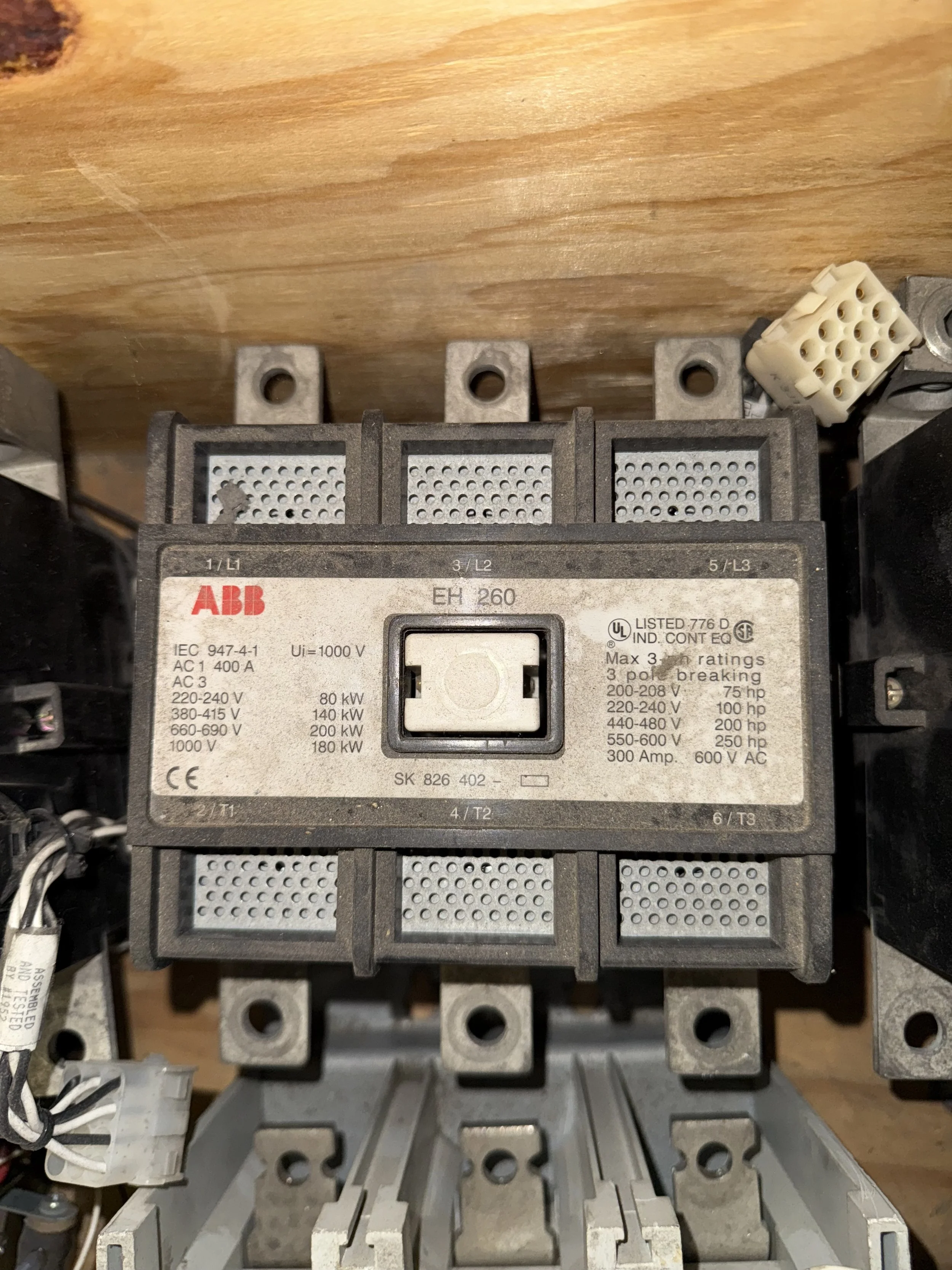 ABB CONTACTOR EH 260 3 POLE 300A 600VAC CIRCUIT BREAKER