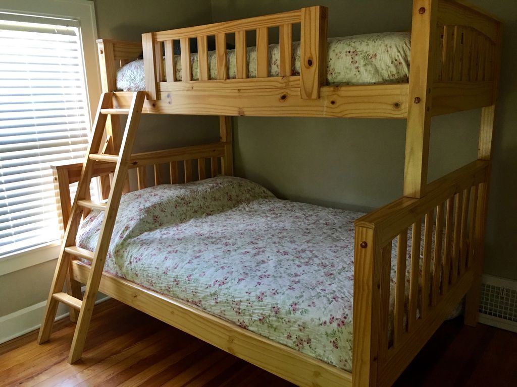 2nd floor- 2nd bedroom- sleeps 3