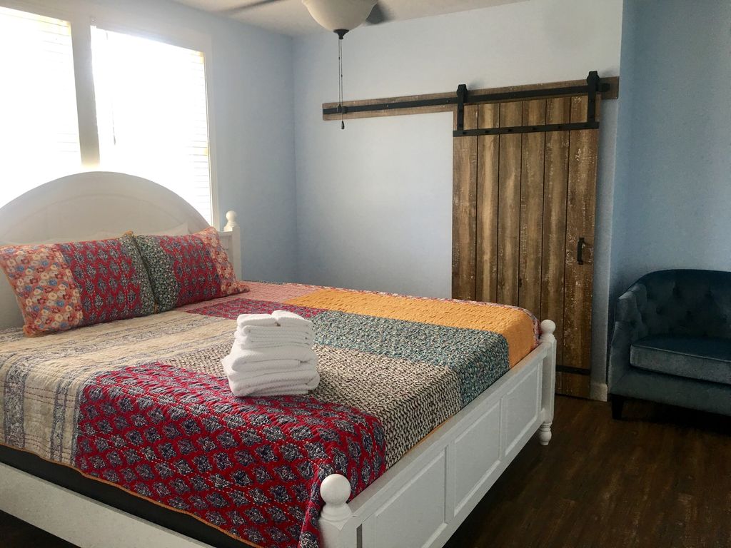 2nd floor- 3rd bedroom(Master suite)- King bed