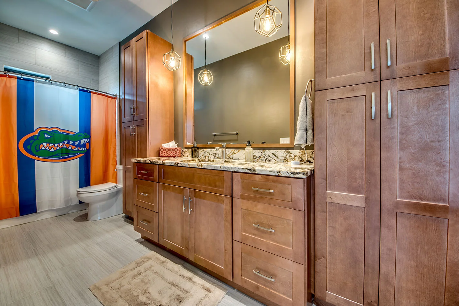 Guest_Bathroom_3rd_Level.jpg