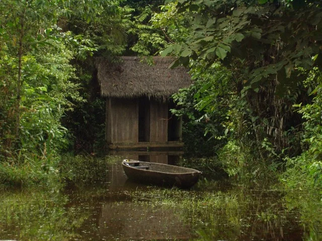 canoe-to-outhouse-640x480.jpg