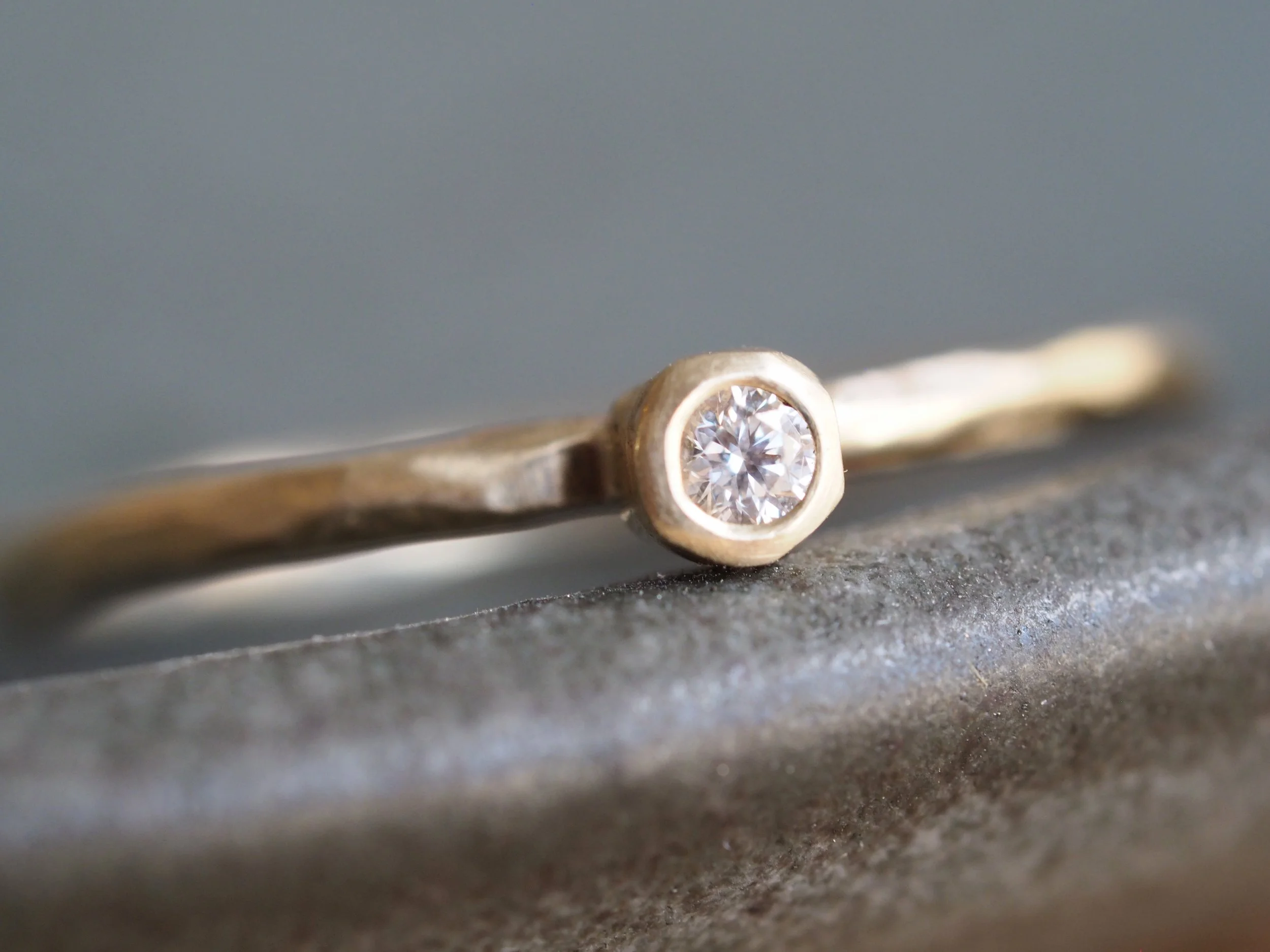 tiny diamondring11.jpg