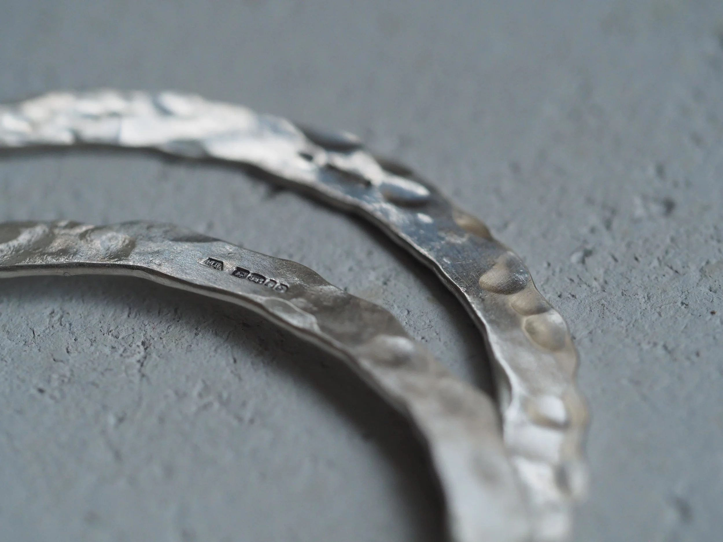 hammered flat bangle3.jpg
