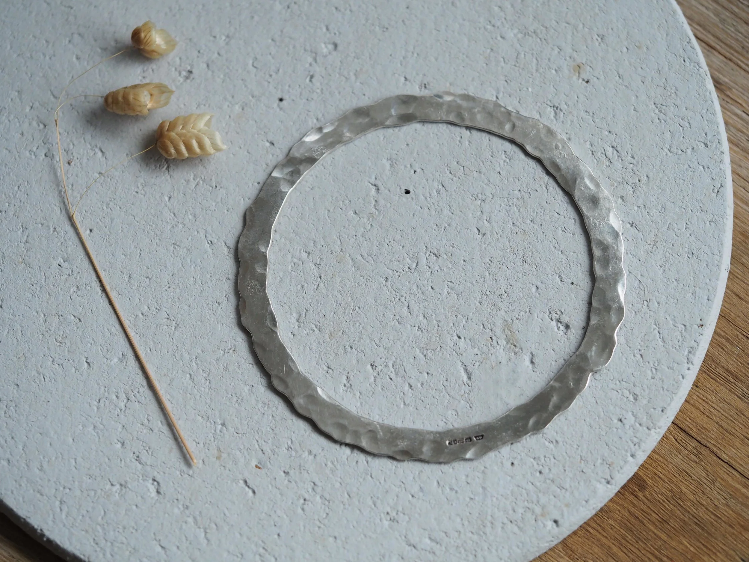 hammered flat bangle4.jpg