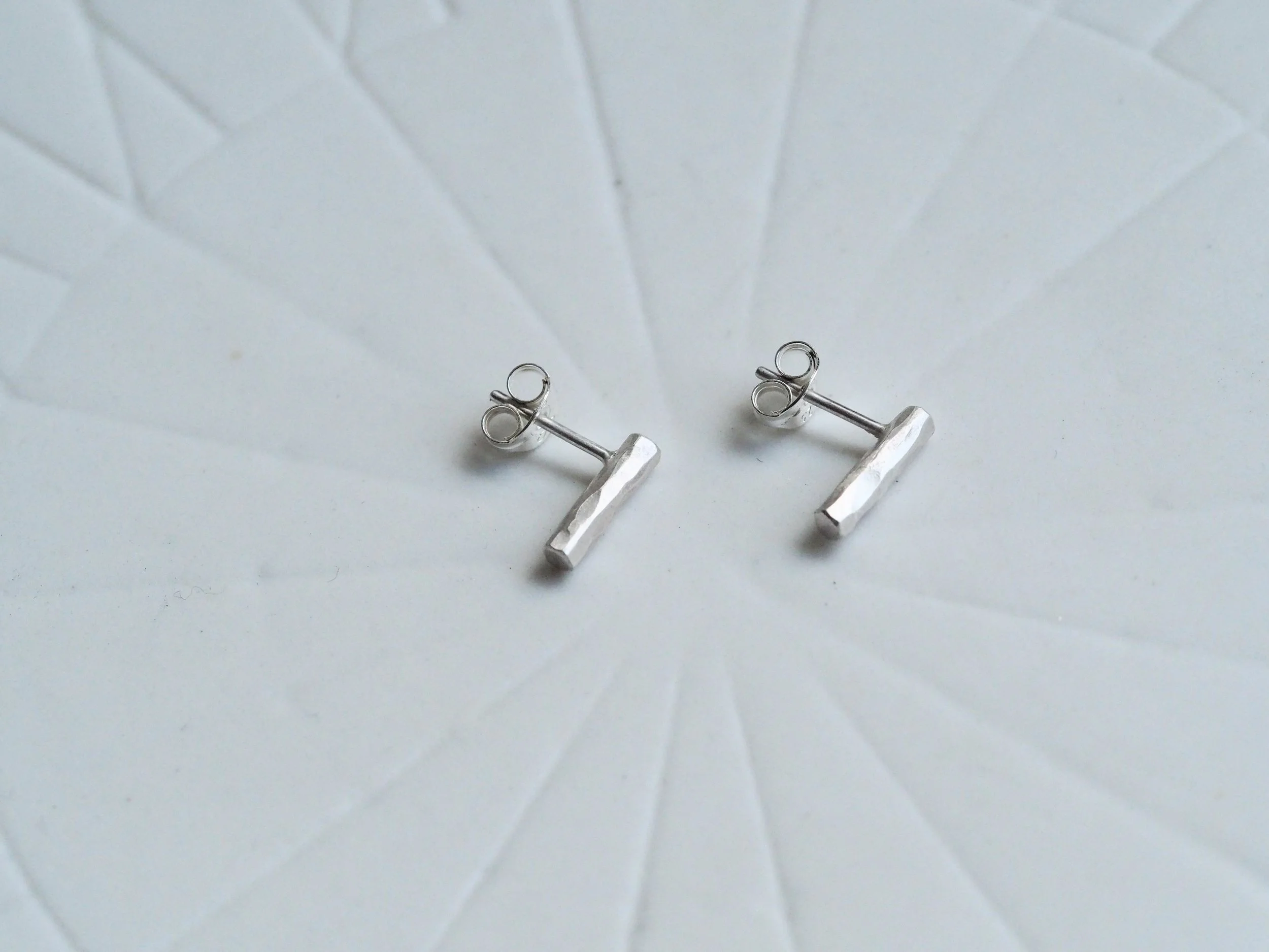 silver bar stud.jpg