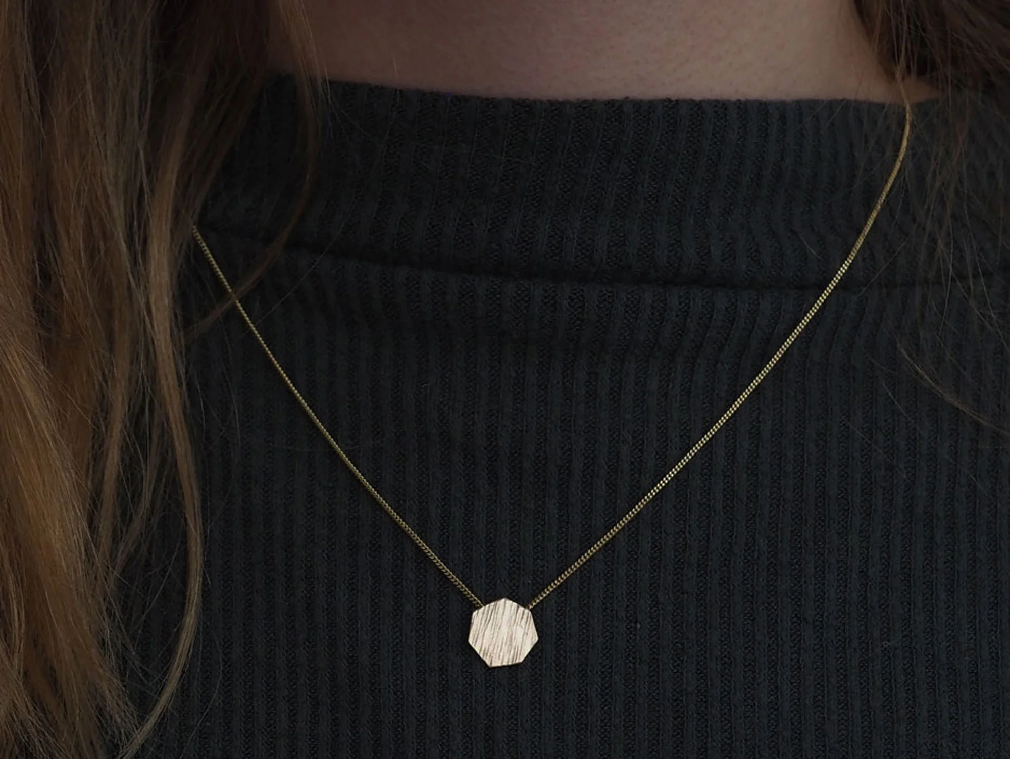 Modelling-9ct-yellow-gold-geometric-pendant-web.jpg