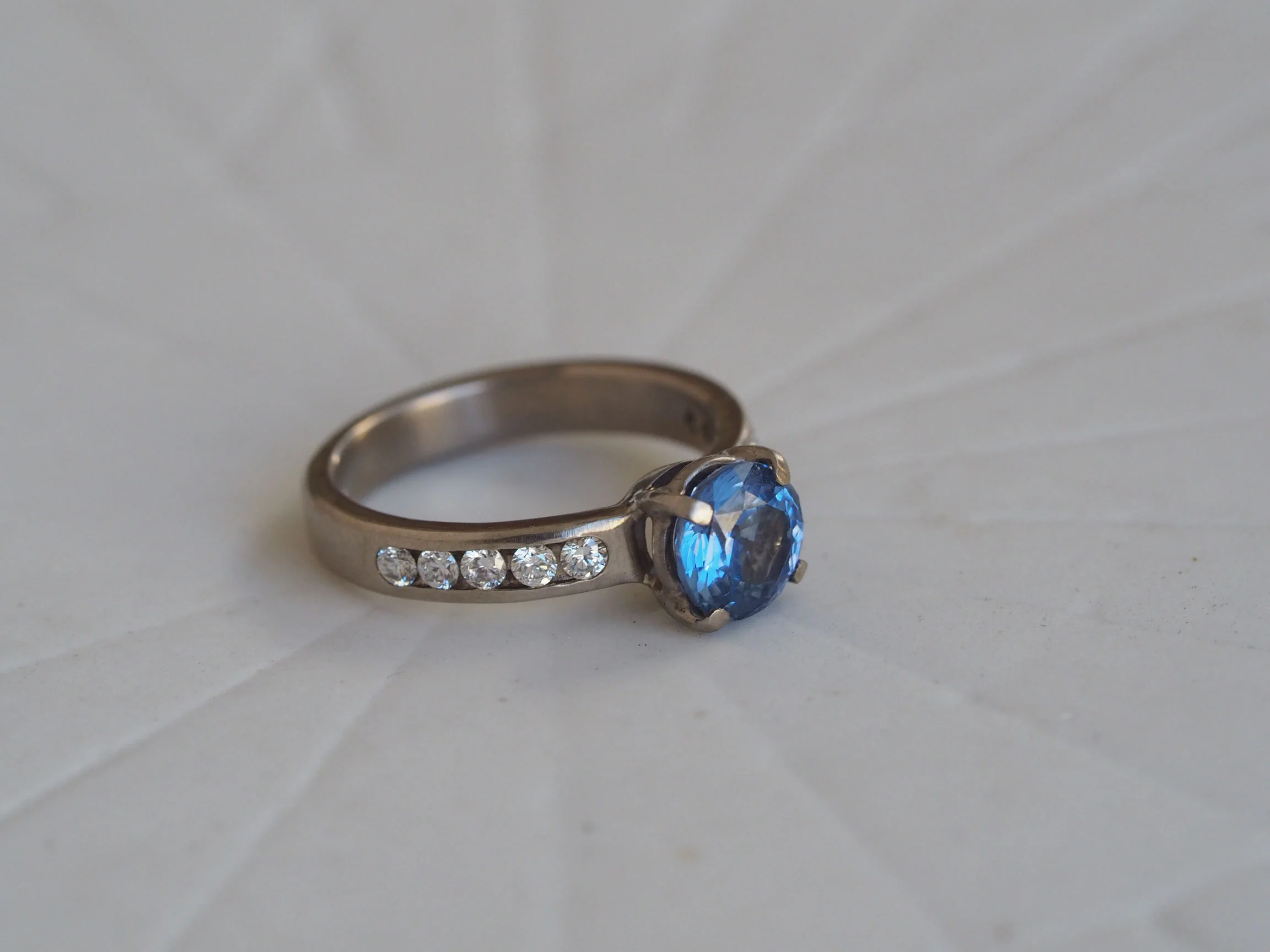 Side2-Image-18ct-White-Gold-Diamond-and-Sapphire-Ring.jpg