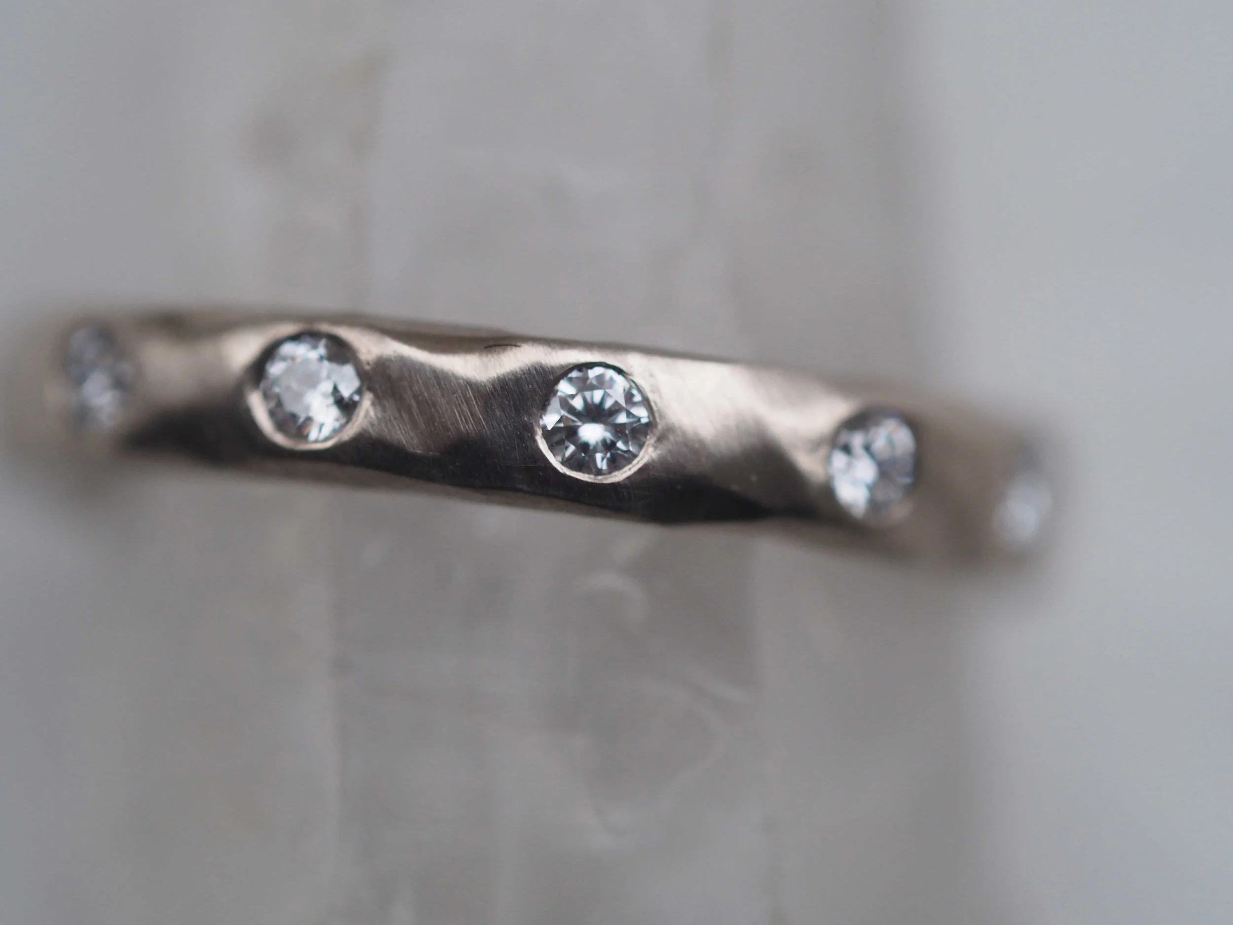 Close-up-of-18ct-Gold-and-Diamond-Ring.jpg