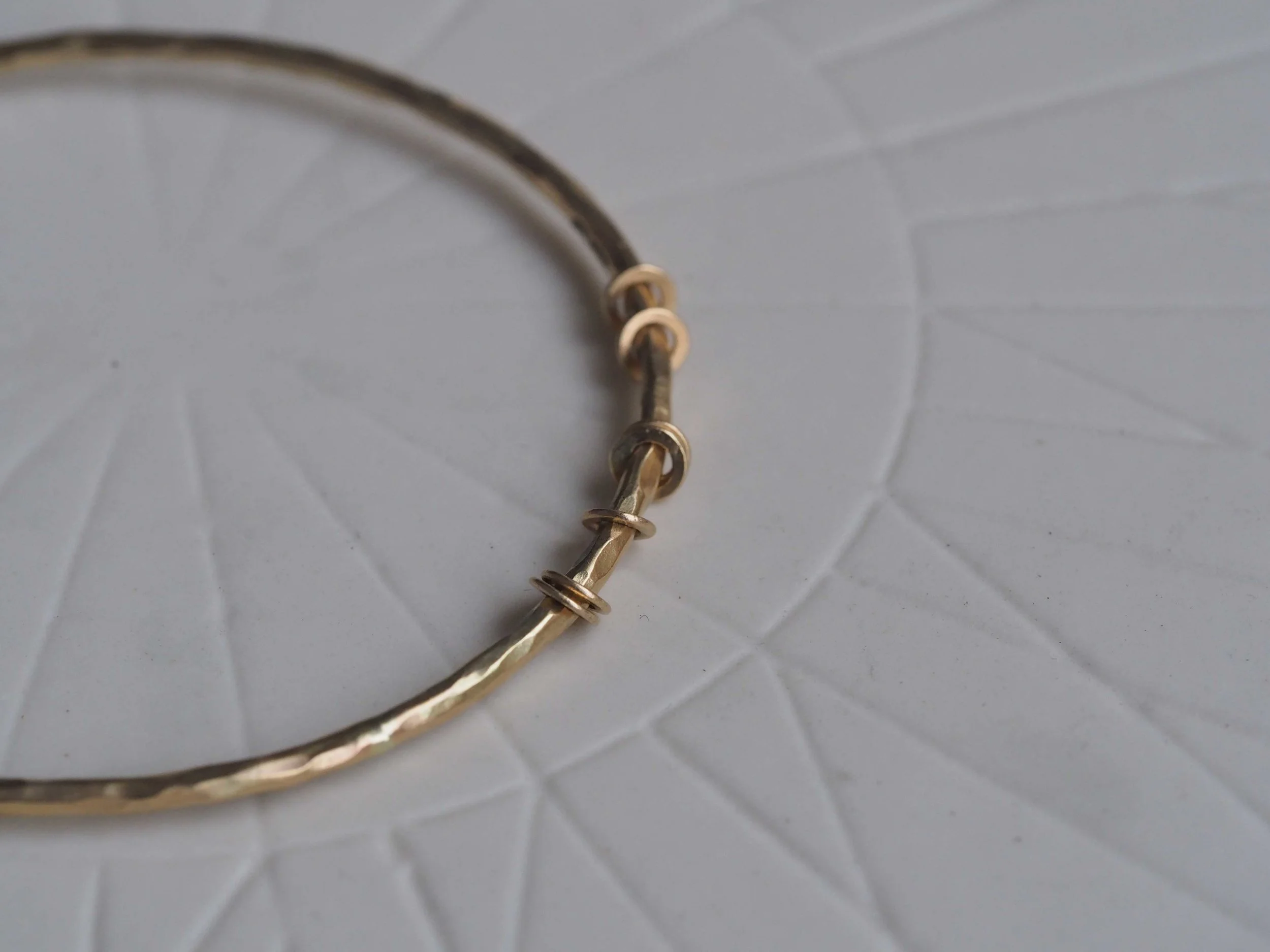 Link-Bangle-by-Hannah-Batstone-Contemporary-Jewellery.jpg
