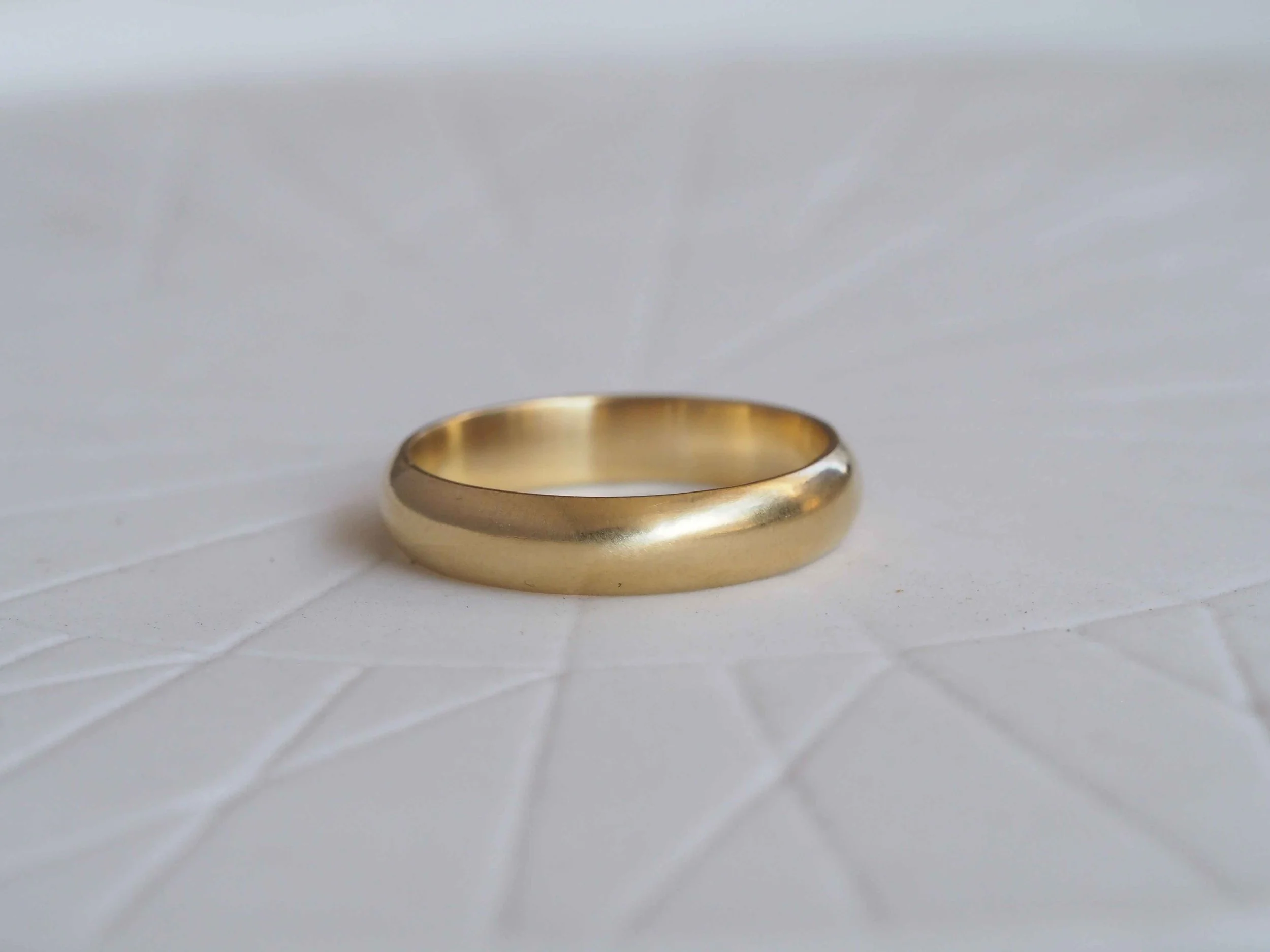 Hannah-Batstone-Contemporary-Jewellery.jpg