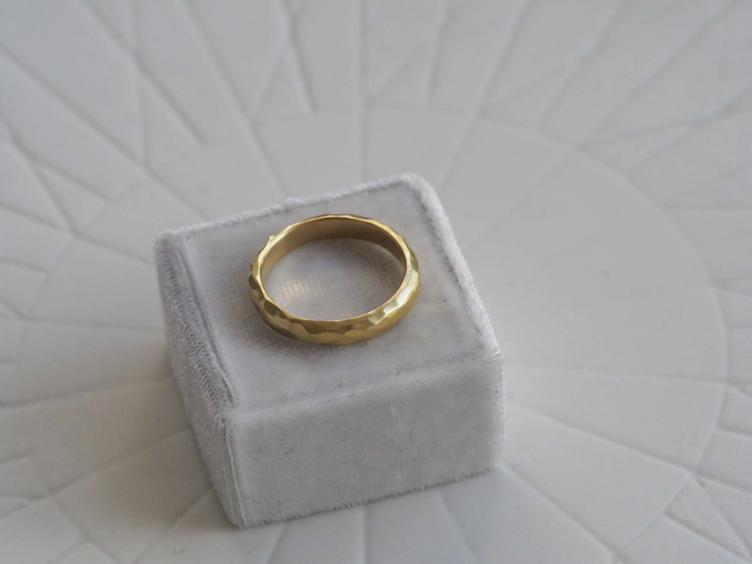 Contemporary-Design-18ct-Gold-Ring.jpg