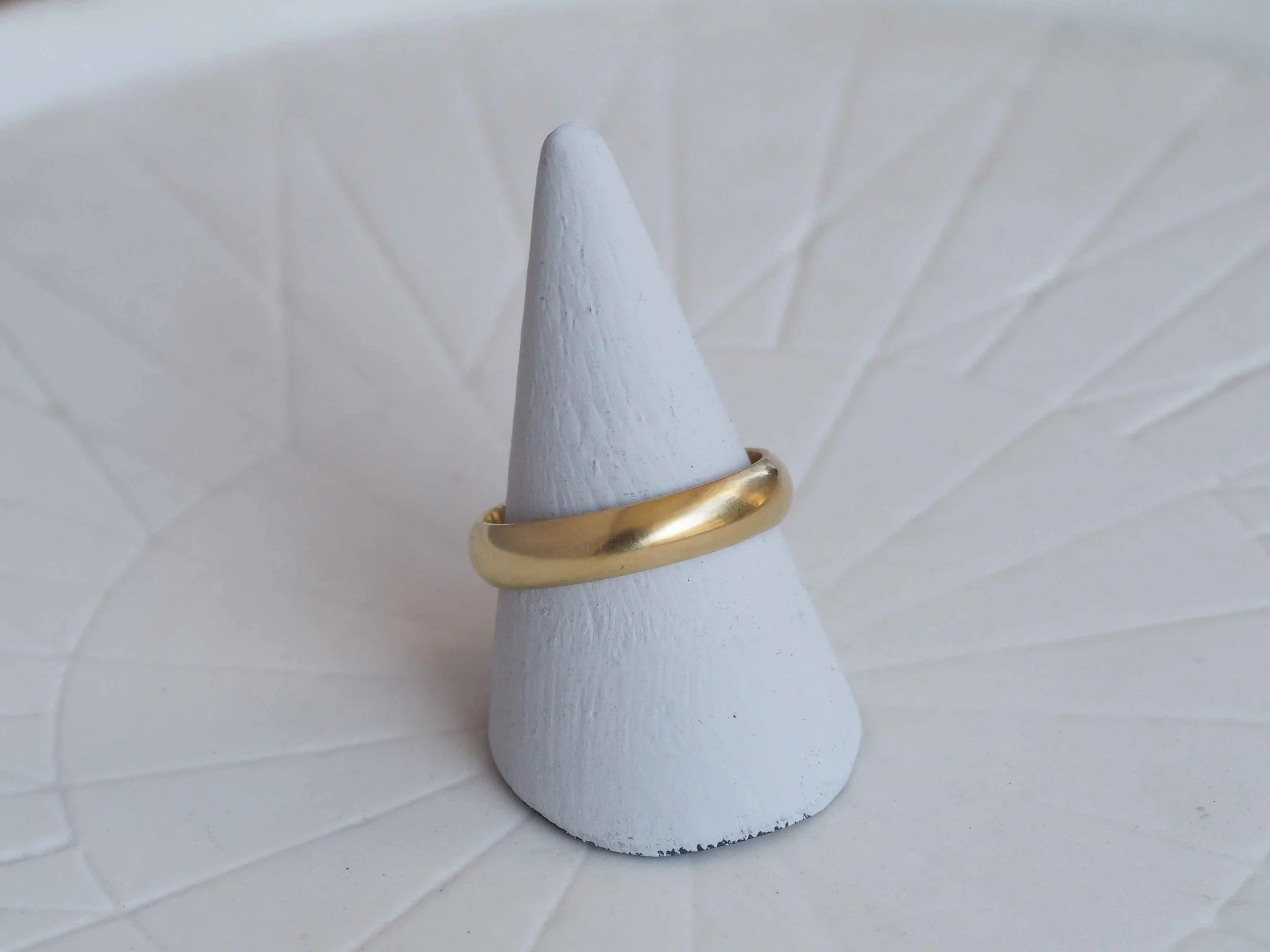 Smooth Gold Wedding Band