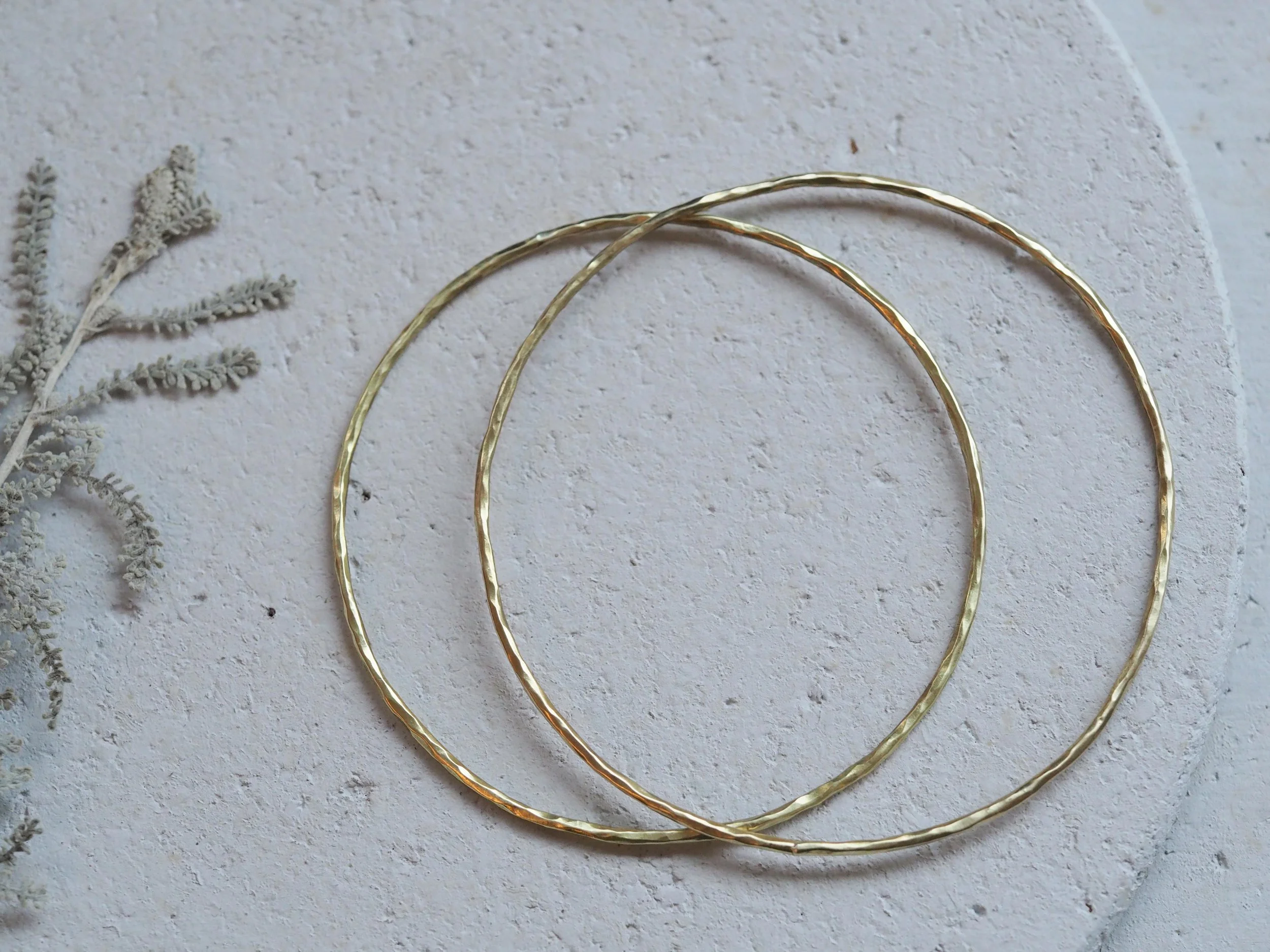 Thin Faceted 9ct Gold Bangle