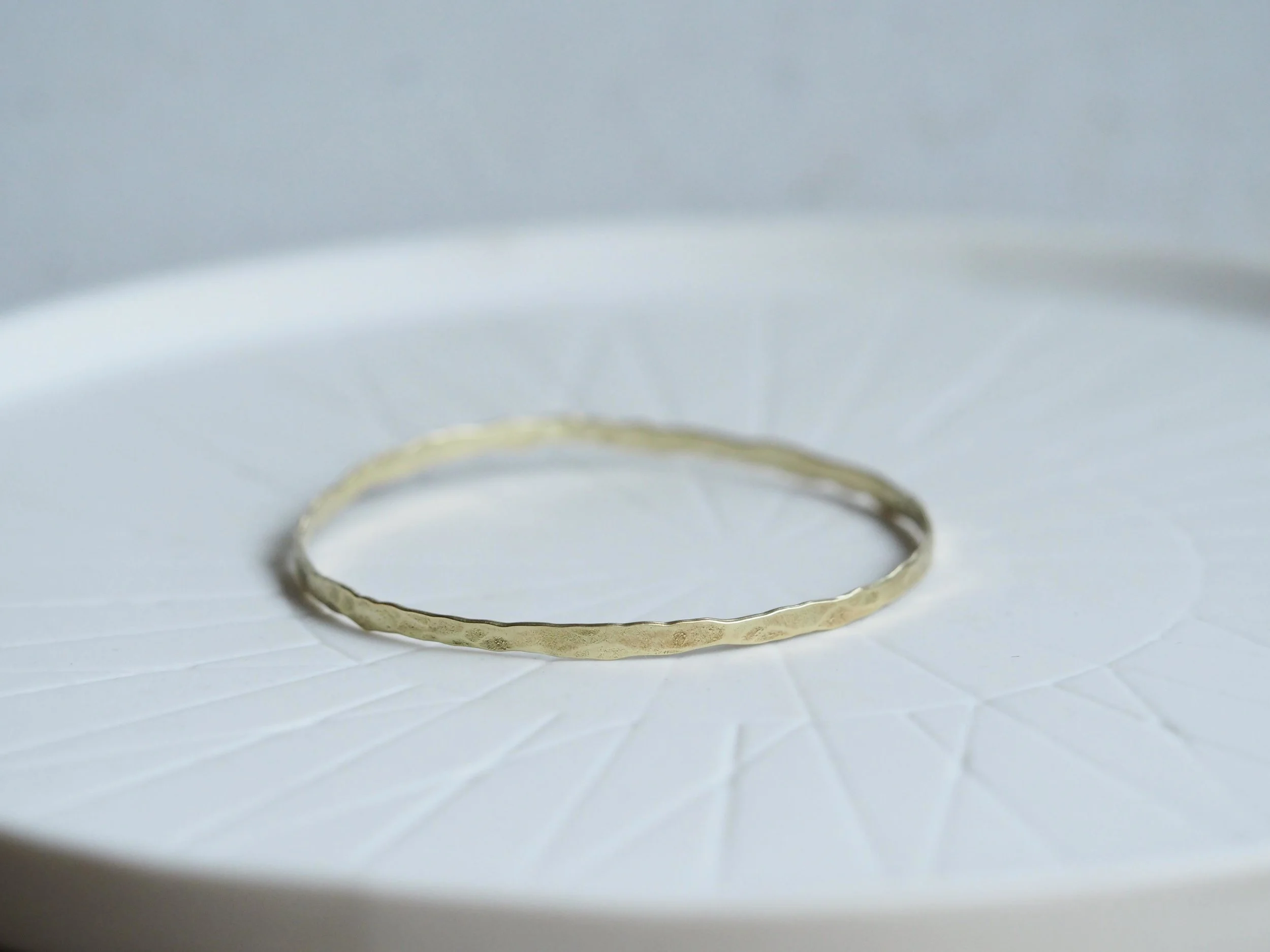 Thin 9ct Gold Ripple Bangle