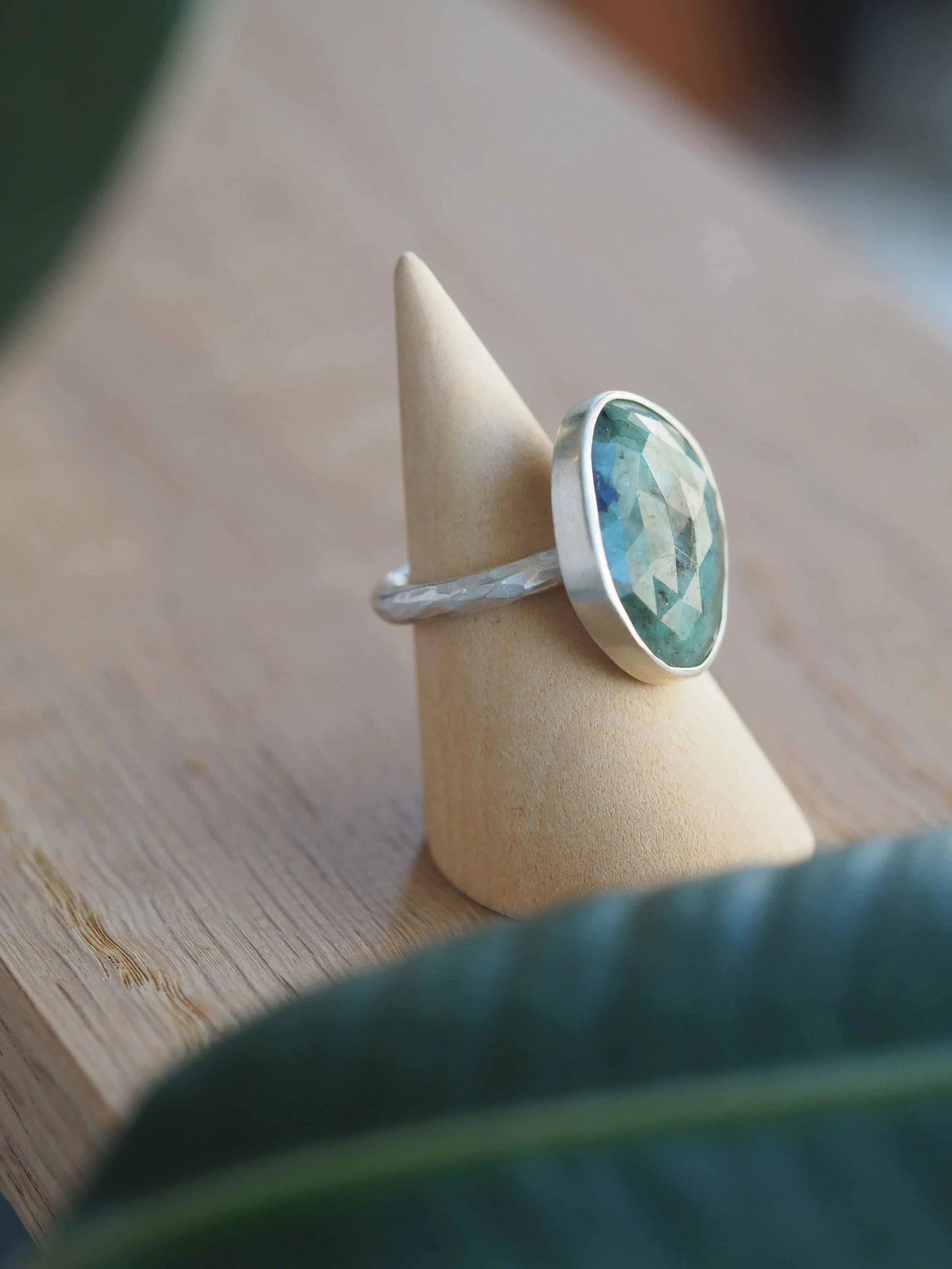 Modern-Minimal-Emerald-Jewellery.jpg