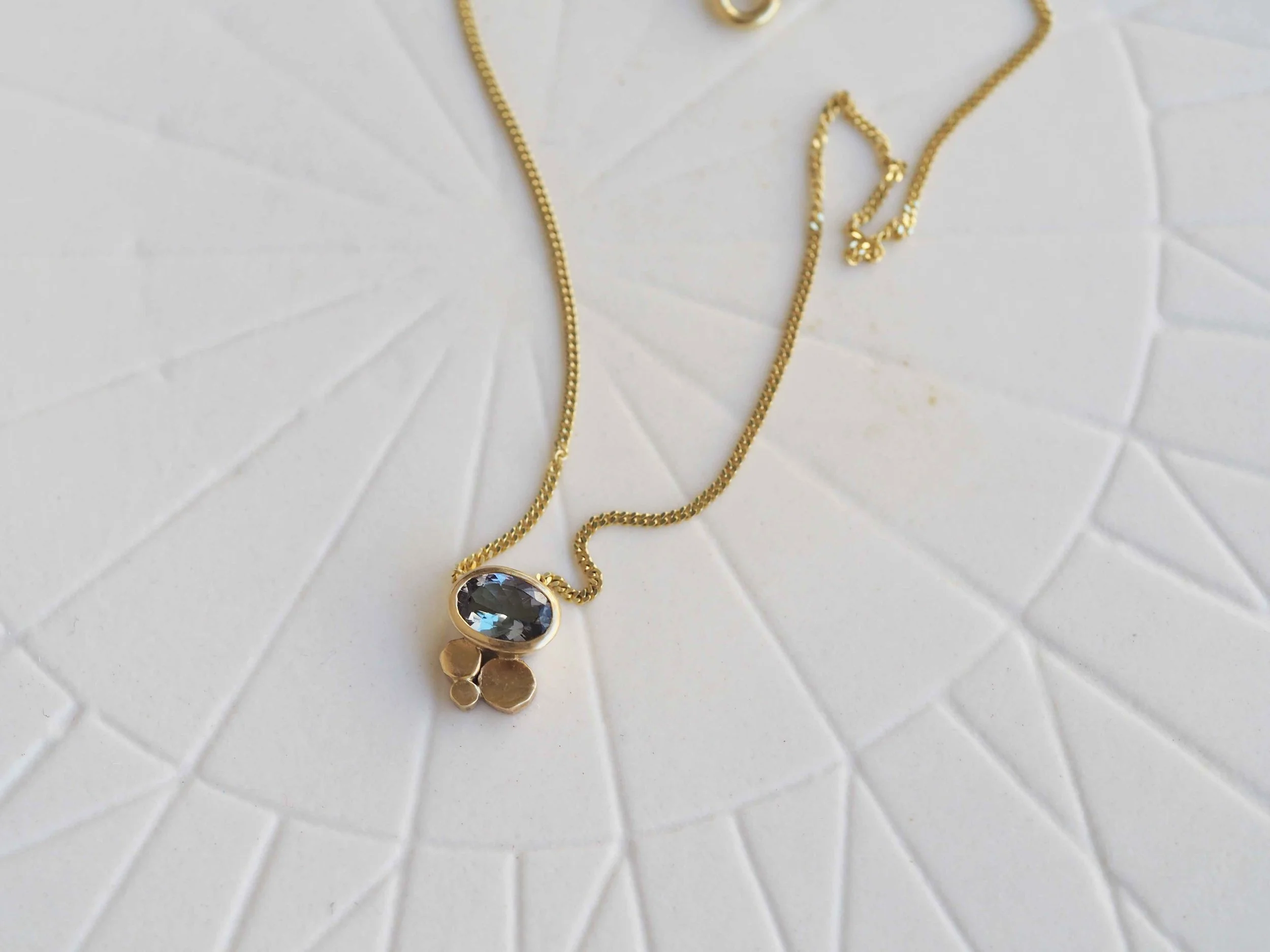 Gold-Necklace-with-tanzanite.jpg
