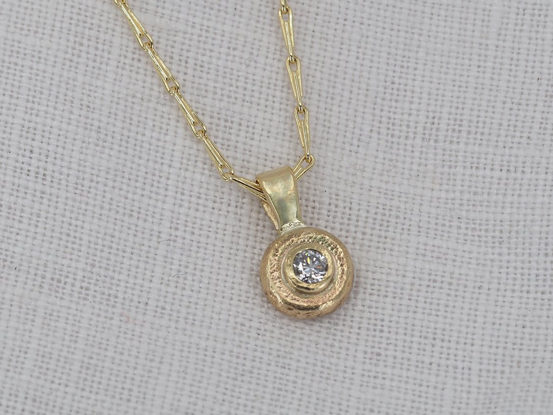 white diamond pendant6.jpg