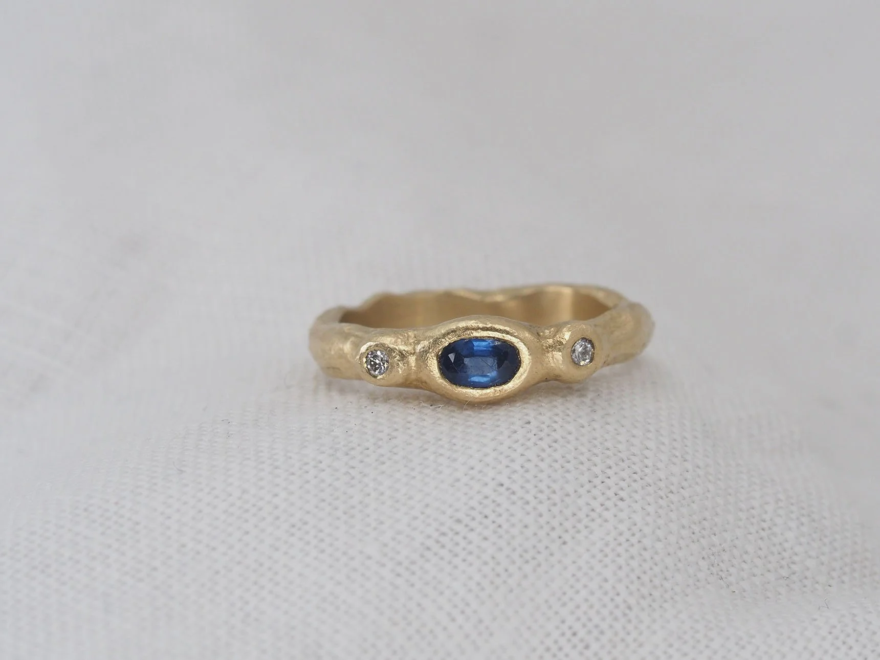 sapphire 3 stone.jpg