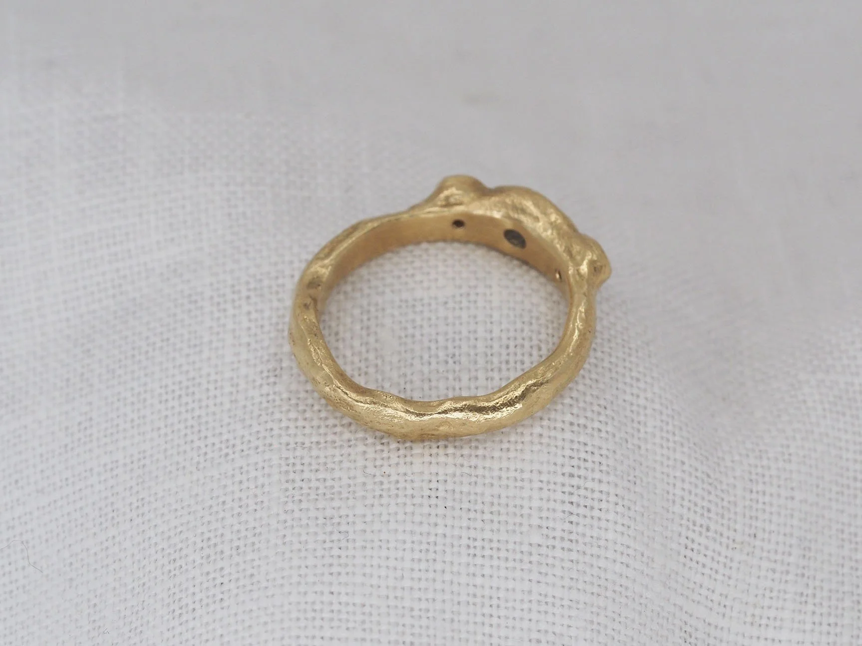 sapphire 3 stones4.jpg