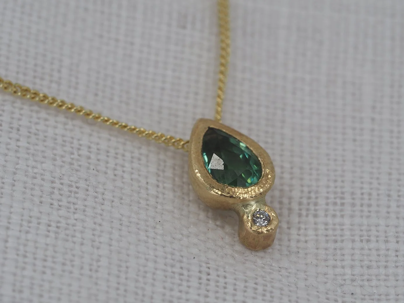 pear tourm pendant2.jpg