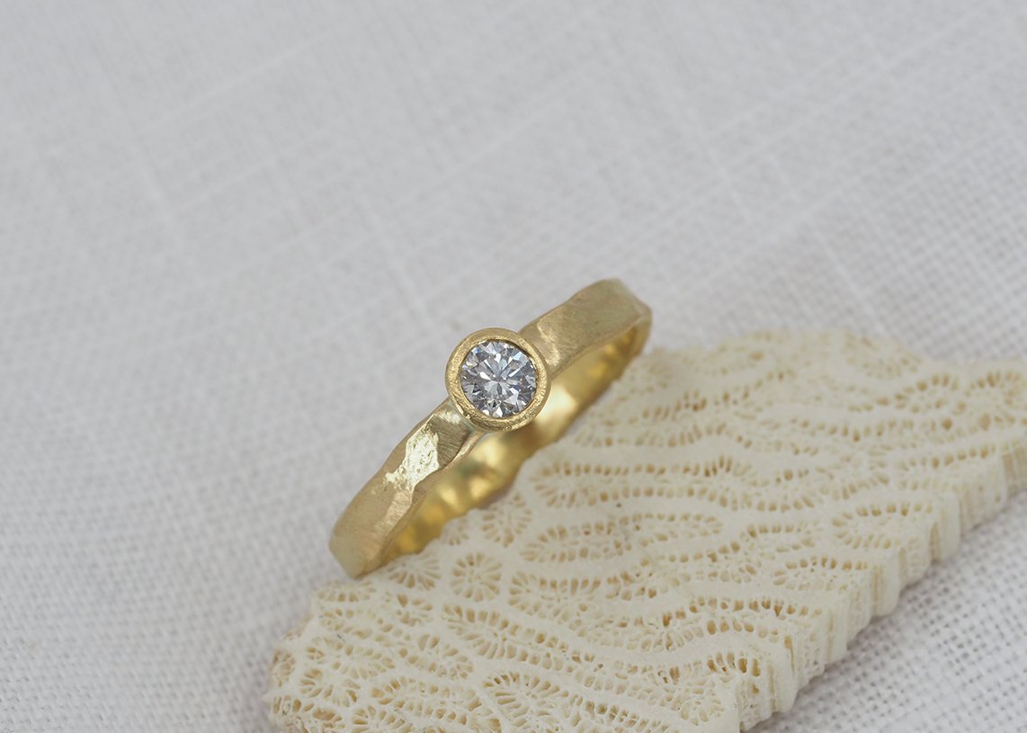 18ct y ripple diamond4.jpg