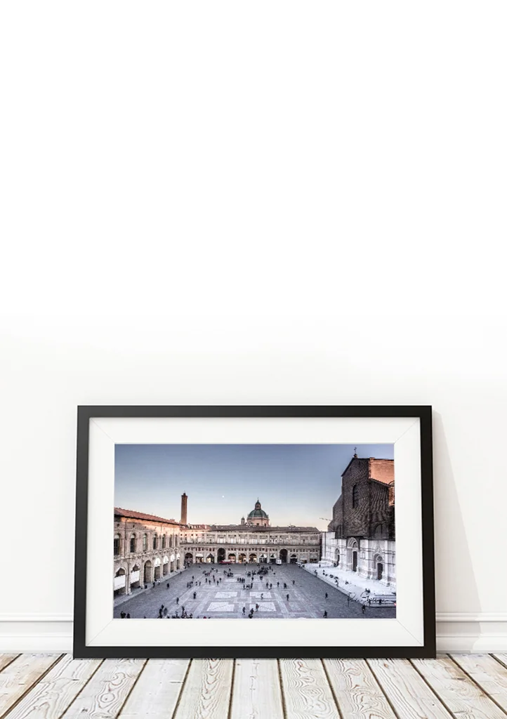 Design Cove Art Photography Piazza Maggiore (2).jpg