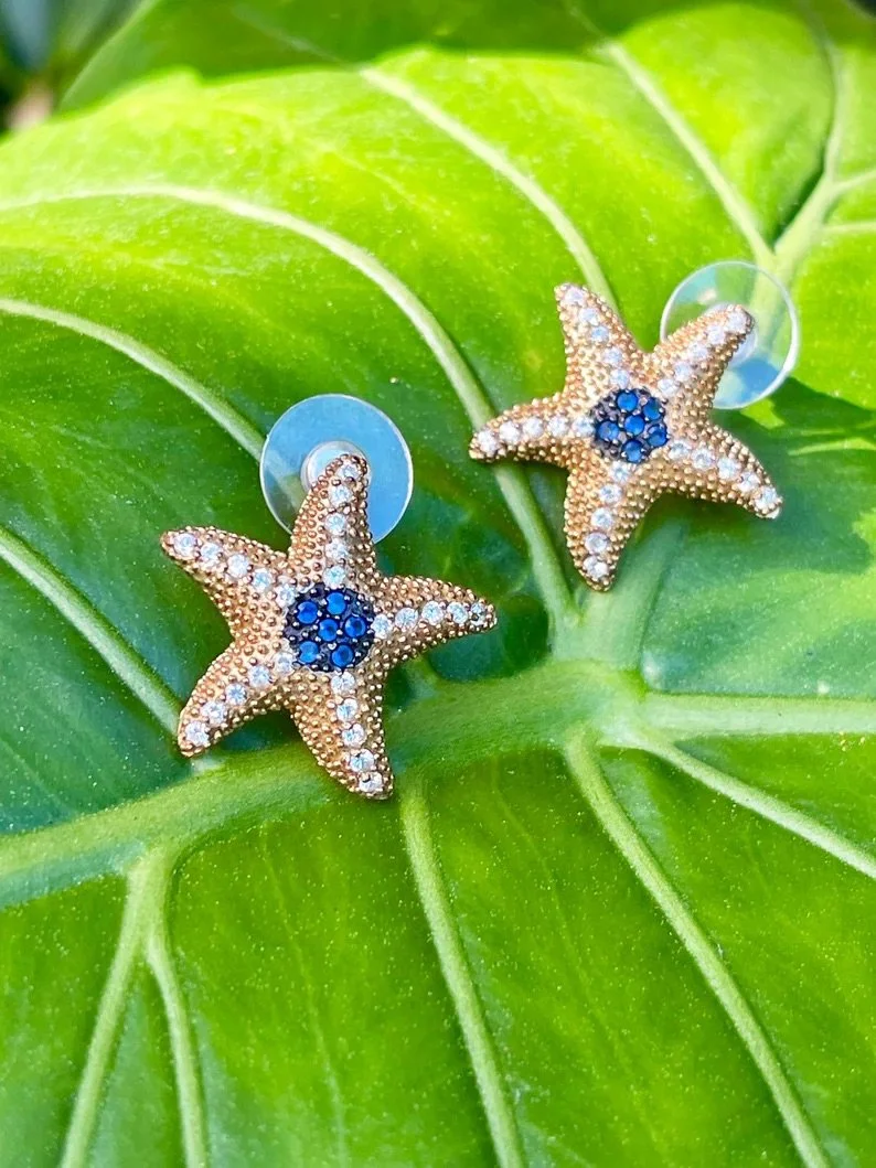 Gold star earrings 5.jpg