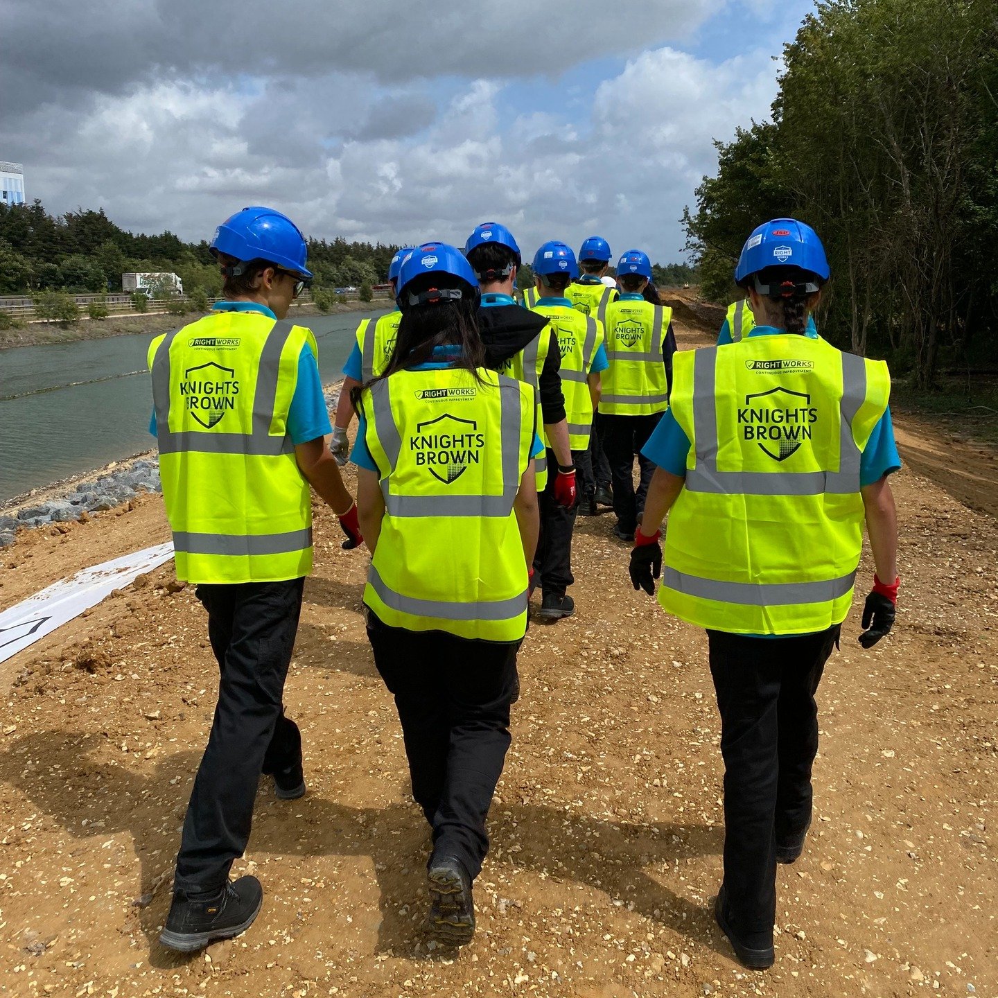 This week, one of our Year 10 training groups had the opportunity to visit one of our Employer Partners, @knights_brown, at one of their active construction sites.
Students observed first-hand the engineering practices and coastal defense techniques