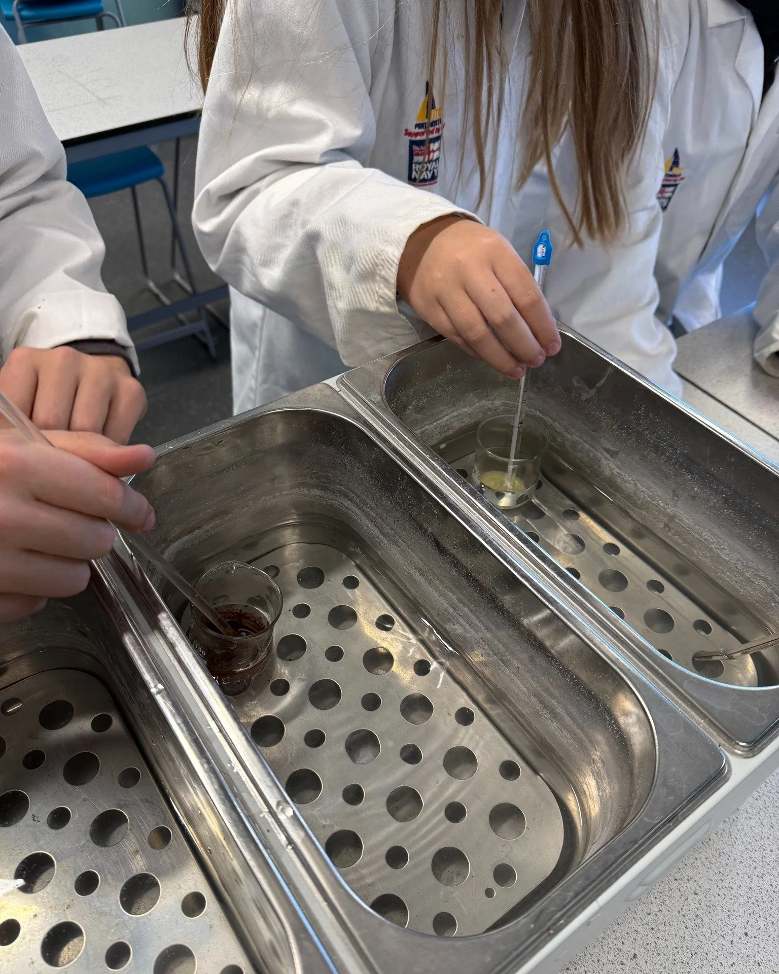 Chemistry of Food enrichment is in full swing!
This term, our students are exploring the science behind what we eat through hands-on investigations. Working in teams, they plan, carry out, and present their own experiments - building communication,