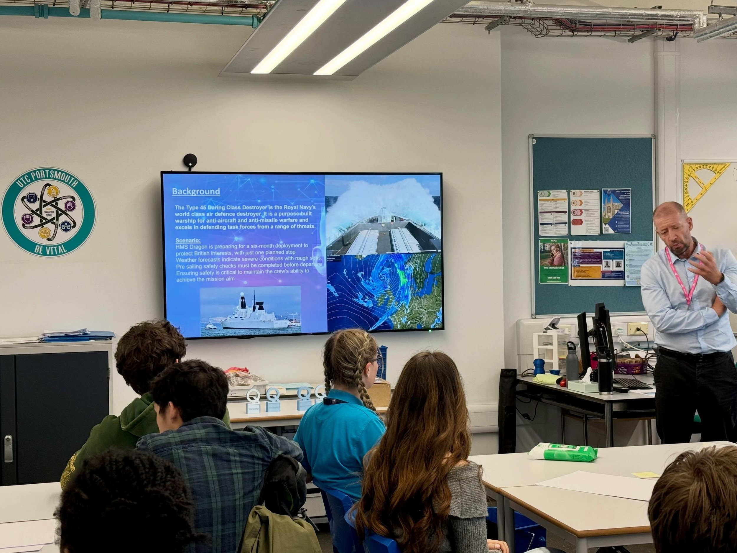 Today our students stepped into a high-stakes Royal Navy engineering challenge with our employer partner, @qinetiqgroup 

In a one-off virtual reality session, students took on a mission inspired by HMS Dragon, a Type 45 Daring Class Destroyer prepar