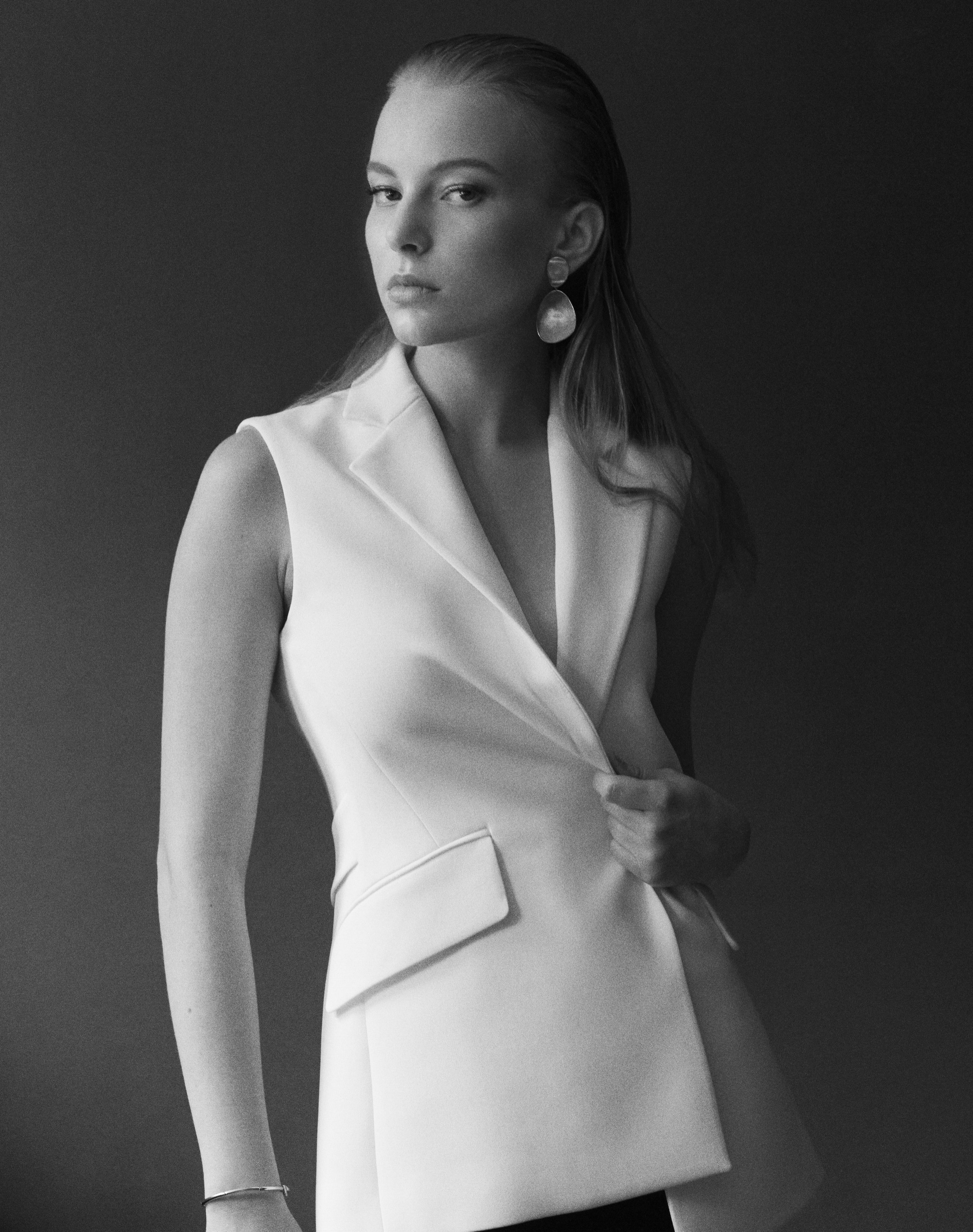 Danielle_Lauder03_Michael_Avedon_ON:BEAUTY.jpg