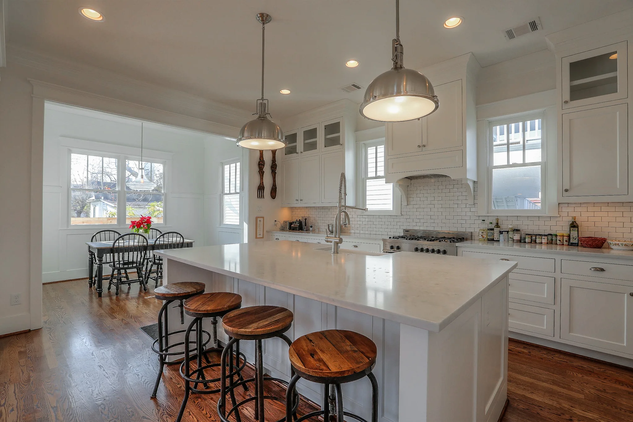 214 Henry St — Maddock Building And Realty Co