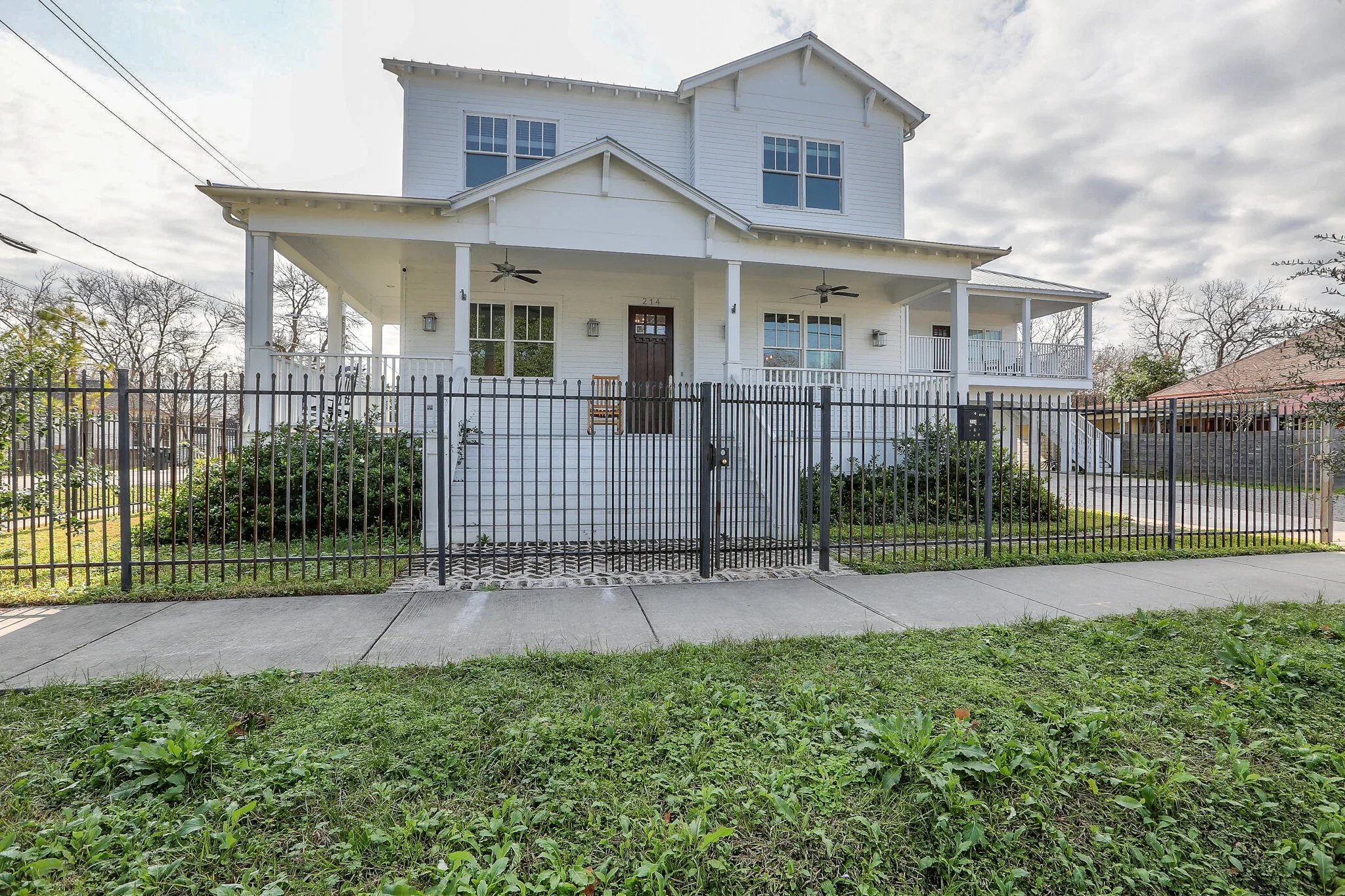 214 Henry St 1.1M — Maddock Building And Realty Co