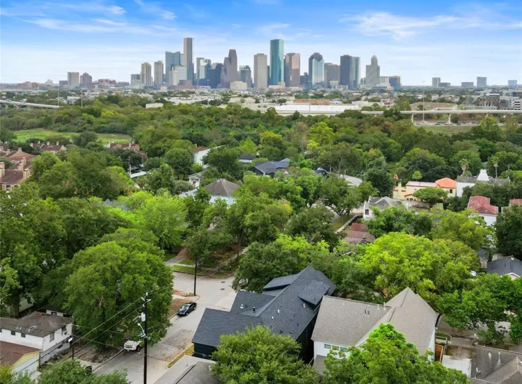 Maddock Building And Realty Co