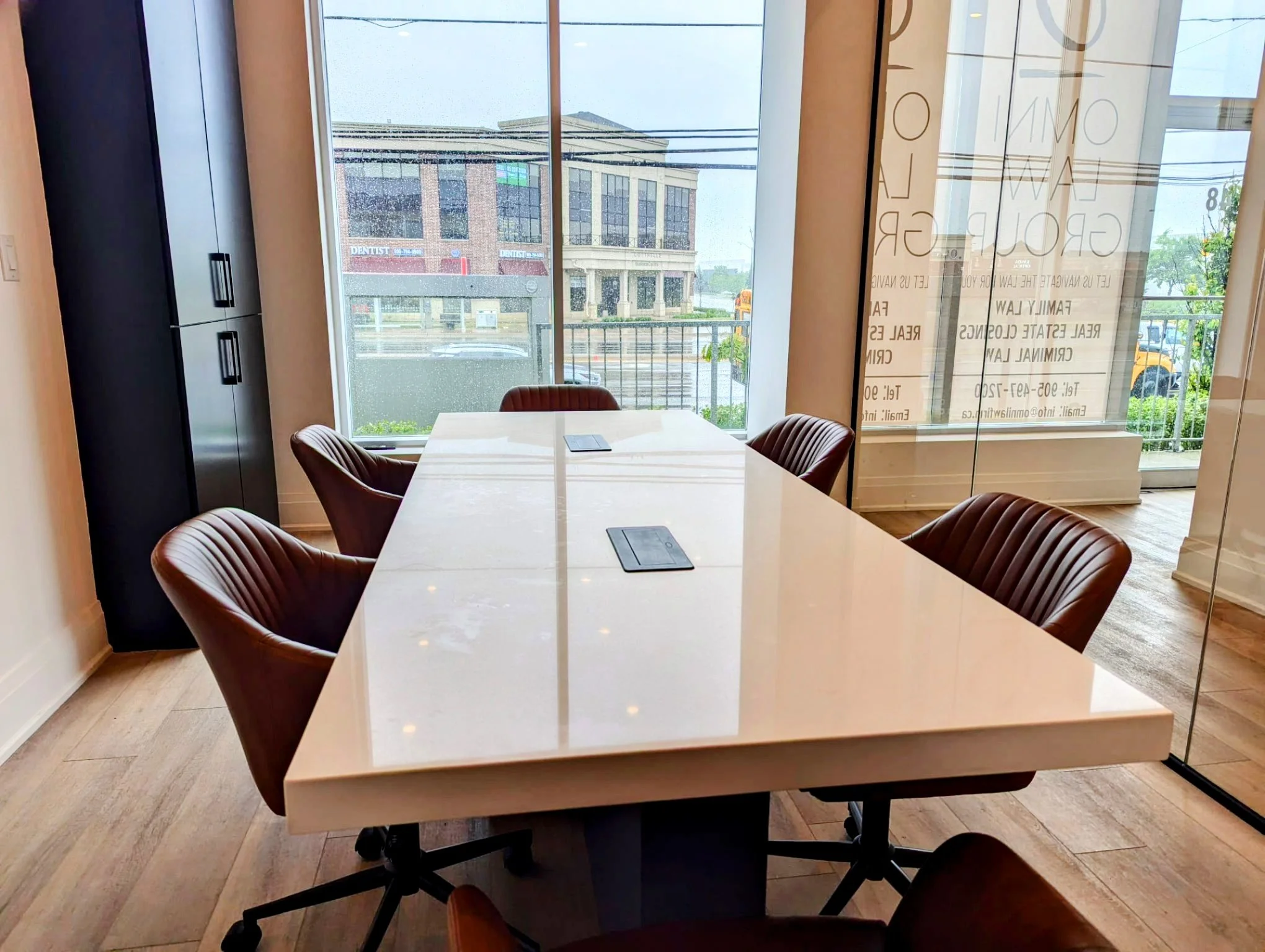 Professional consultation room at OMNI LAW GROUP in Brampton for discussing family law and domestic assault cases.