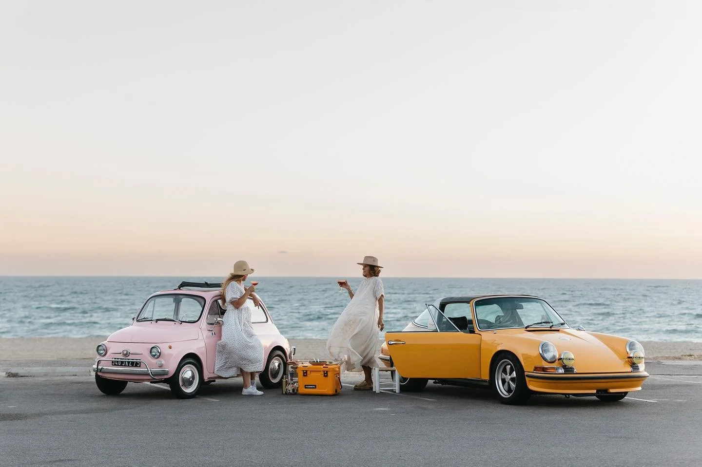 When your friend is a chef and asks you to borrow your cars for a photo shoot, you say YES!! Head to @missarahglover IG to discover her new cookbook, it&rsquo;s AMAZING 💛💛 that ceviche and cocktail 😋😋 were 👌🏽📷 @katrinaparker #vintagefiat500 #p