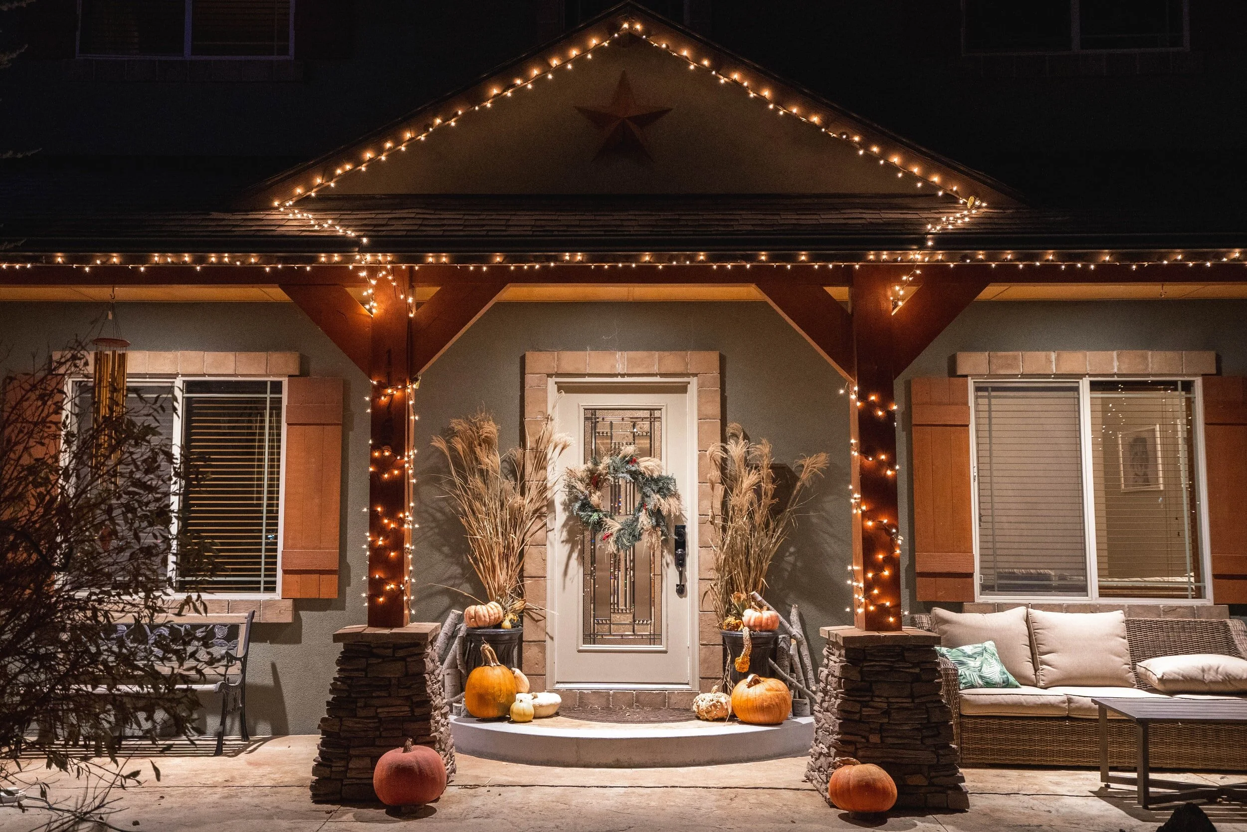 Selling Your Home in the Winter? Here’s How to Stage it While Embracing the Holidays
