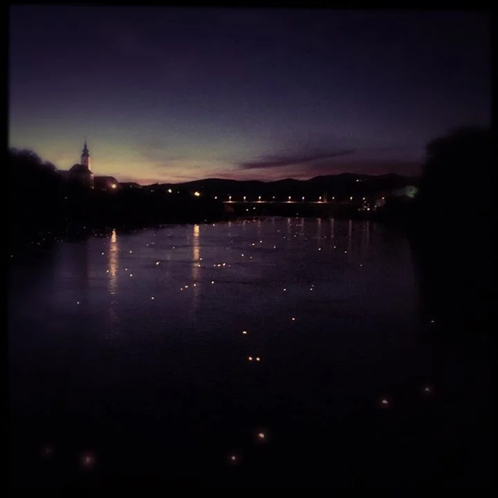 Luči na reki / Reaktor
