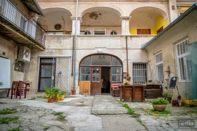 Smetka_jul2018_courtyard_2.jpg