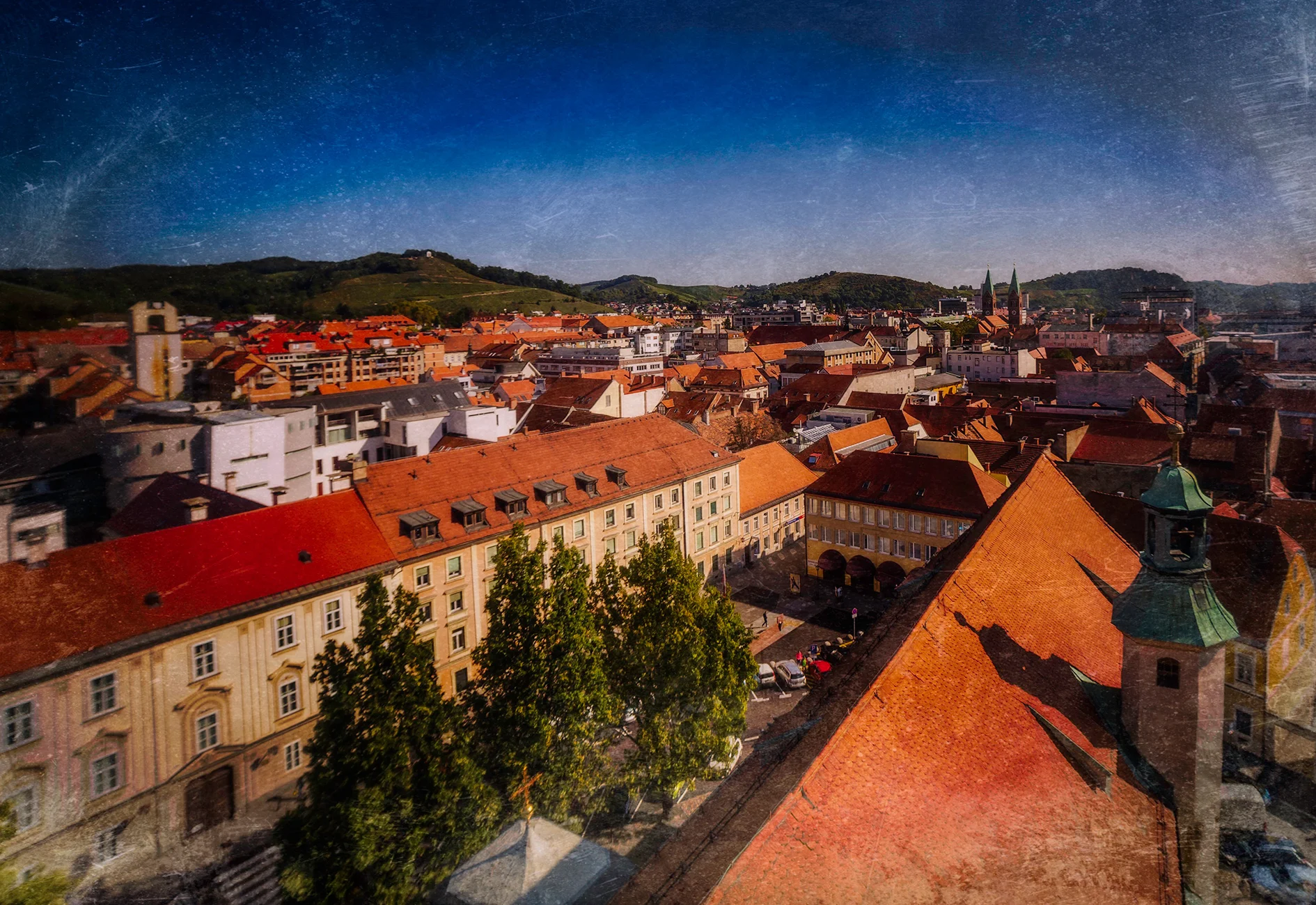 Pogled s SV dela stolpa