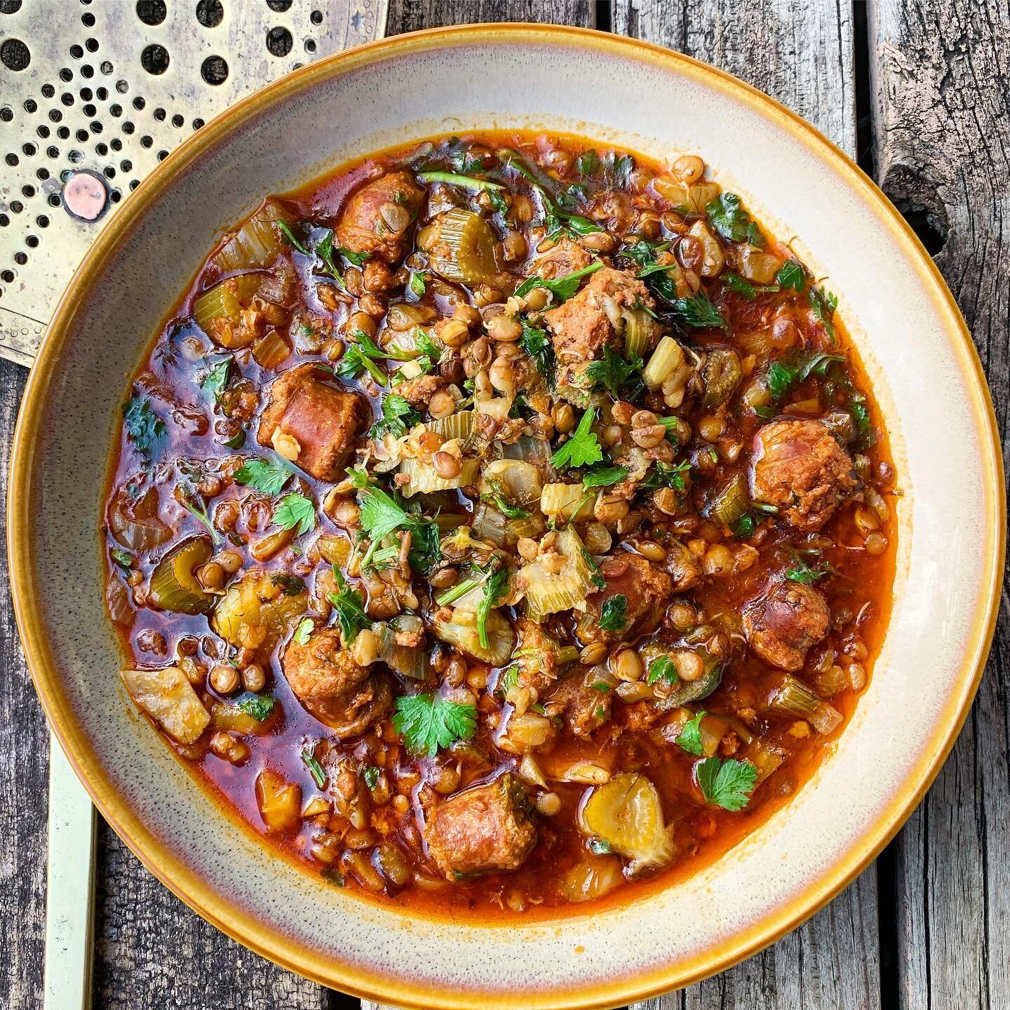 Last week the gorgeous Kim of @sydneysprouts_au asked if I&rsquo;d share the recipe we made for our Free Food Fridays that featured her beautiful lentils. And of course my answer was yes!!! We made our nourishing lentil braise with fresh, sprouted le