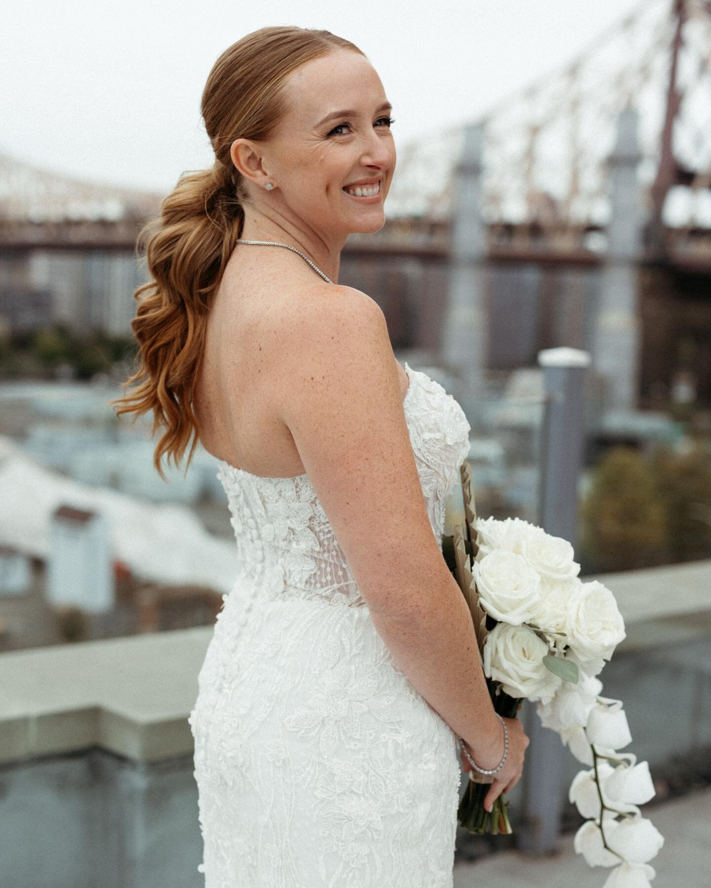 Just obsessed with this clean, chic bridal look + this absolutely adorable couple 💕💕💕

Thankful for all the support I&rsquo;ve received while shifting gears in my career, but don&rsquo;t worry.. I still very much dabble in beauty 😉🥰🤩

Photo: @d