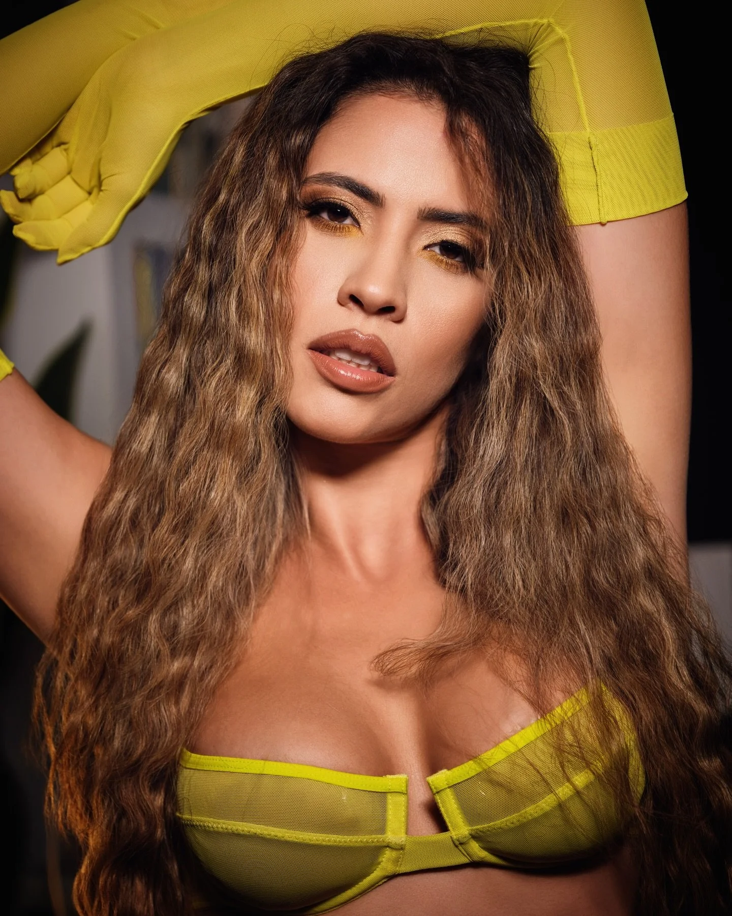 ✨Amar-i-lla: 

El amor propio y hacia los dem&aacute;s es la luz que nunca se deber&iacute;a apagar y que siempre deber&iacute;amos alimentar. Yo s&eacute; que es todo un proceso, pero vale la pena llenarse de amor para disfrutar cada segundo de nues