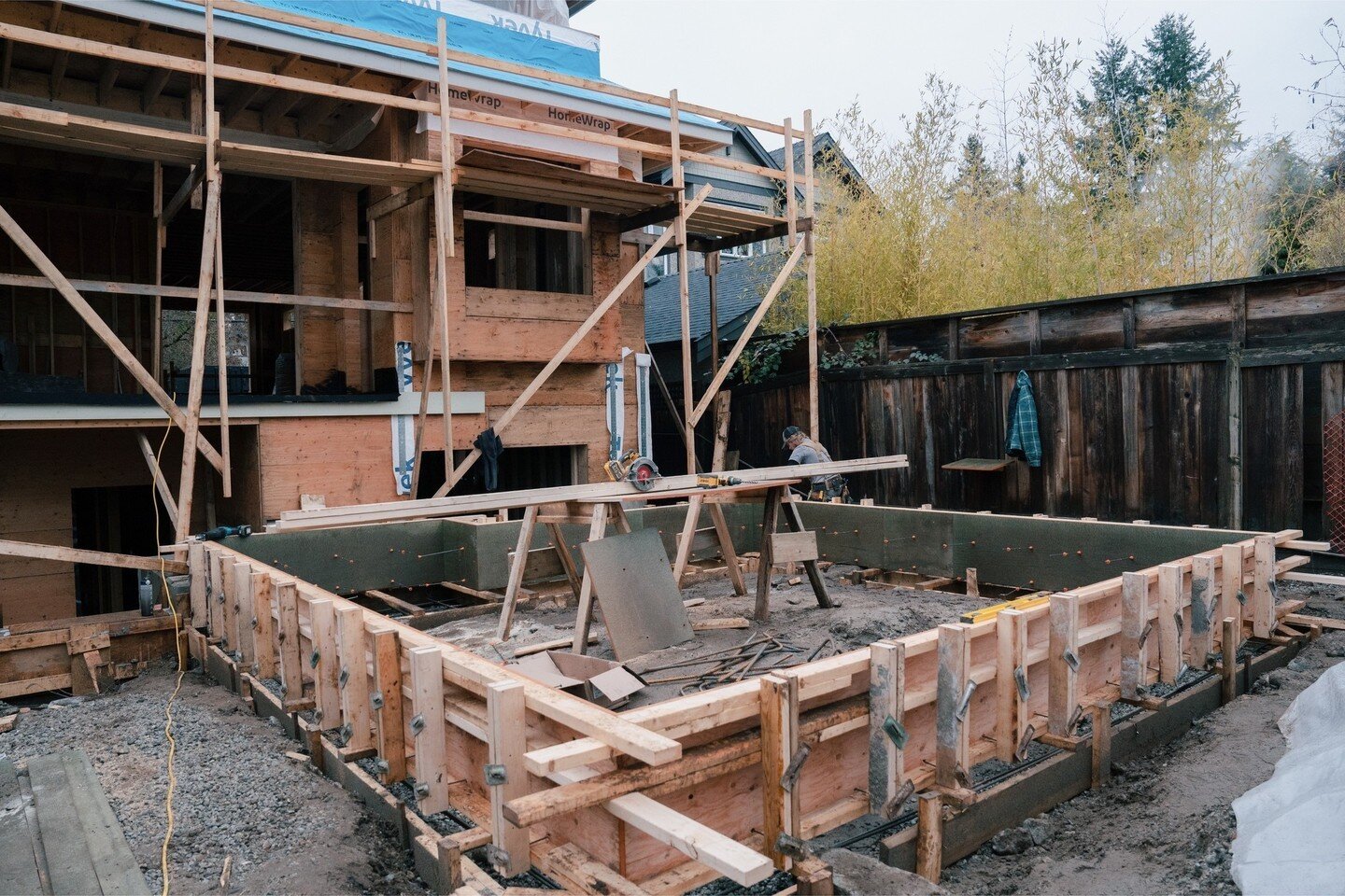 Forty Second. Custom New Build.⁠
⁠
📸  @smalltyler⁠
architect: @keithjakobsen⁠
@lionheartconcreteltd⁠
.⁠
.⁠
.⁠
#nestworksconstruction #construction #concepttocompletion #constructionlife #integrity #quality #value #qualityhomes ⁠
⁠
#britishcolumbia #