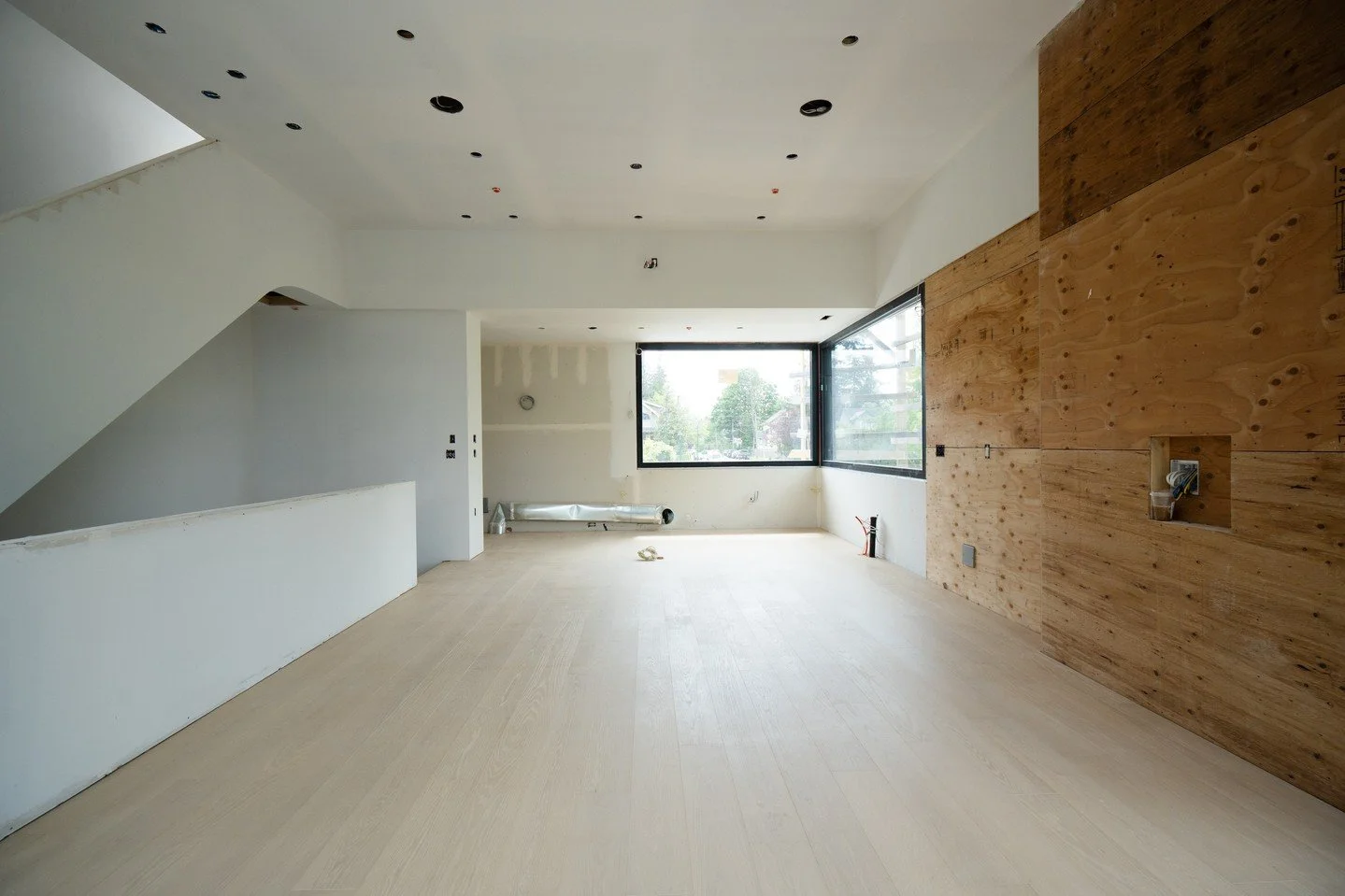 Hastings Mill. Custom New Build.⁠ Net Zero.⁠
⁠
📸  @ty_mcleod_photography⁠
architect: @vallelyarchitecture⁠
design: @raveninsidedesign⁠
@centurionhardwood