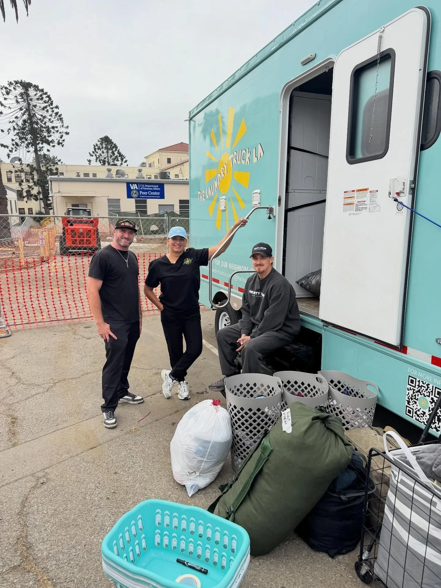This Veterans Day, we&rsquo;re proud to recognize the veterans we serve every week through our free mobile laundry services at the VA Medical Center in Los Angeles.

Each week, The Laundry Truck LA provides clean laundry to veterans receiving care or