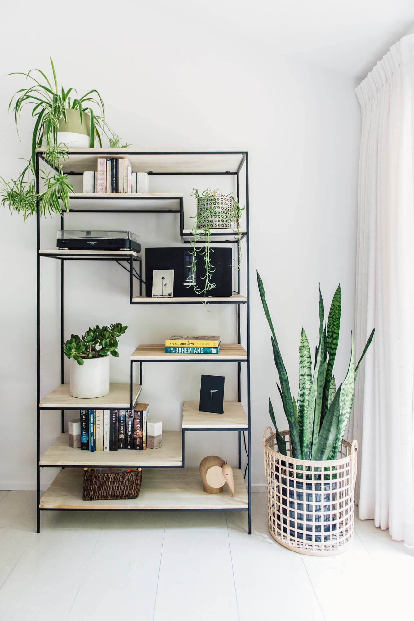 Bookshelf office styling inspiration from interior decorator Aleena Hines.jpg