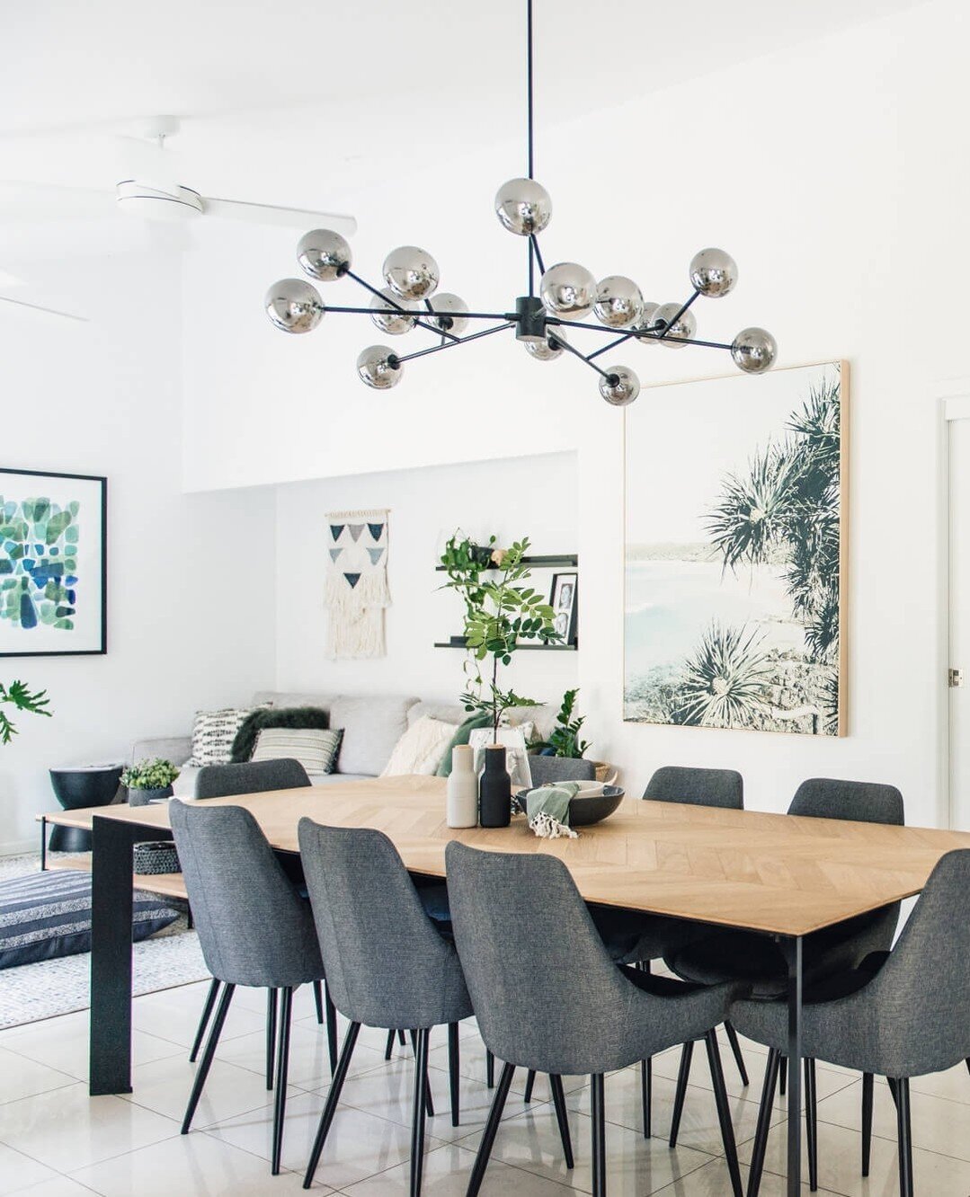DINING 🍲⁠
⁠
Dining Areas are underestimated as the hub of any home. Instead of having ghost chairs (and if you have the space) go for the larger table, so everyone has a seat, and huge family dinners and celebrations can be enjoyed by all 🙌🏼⁠
⁠
TI