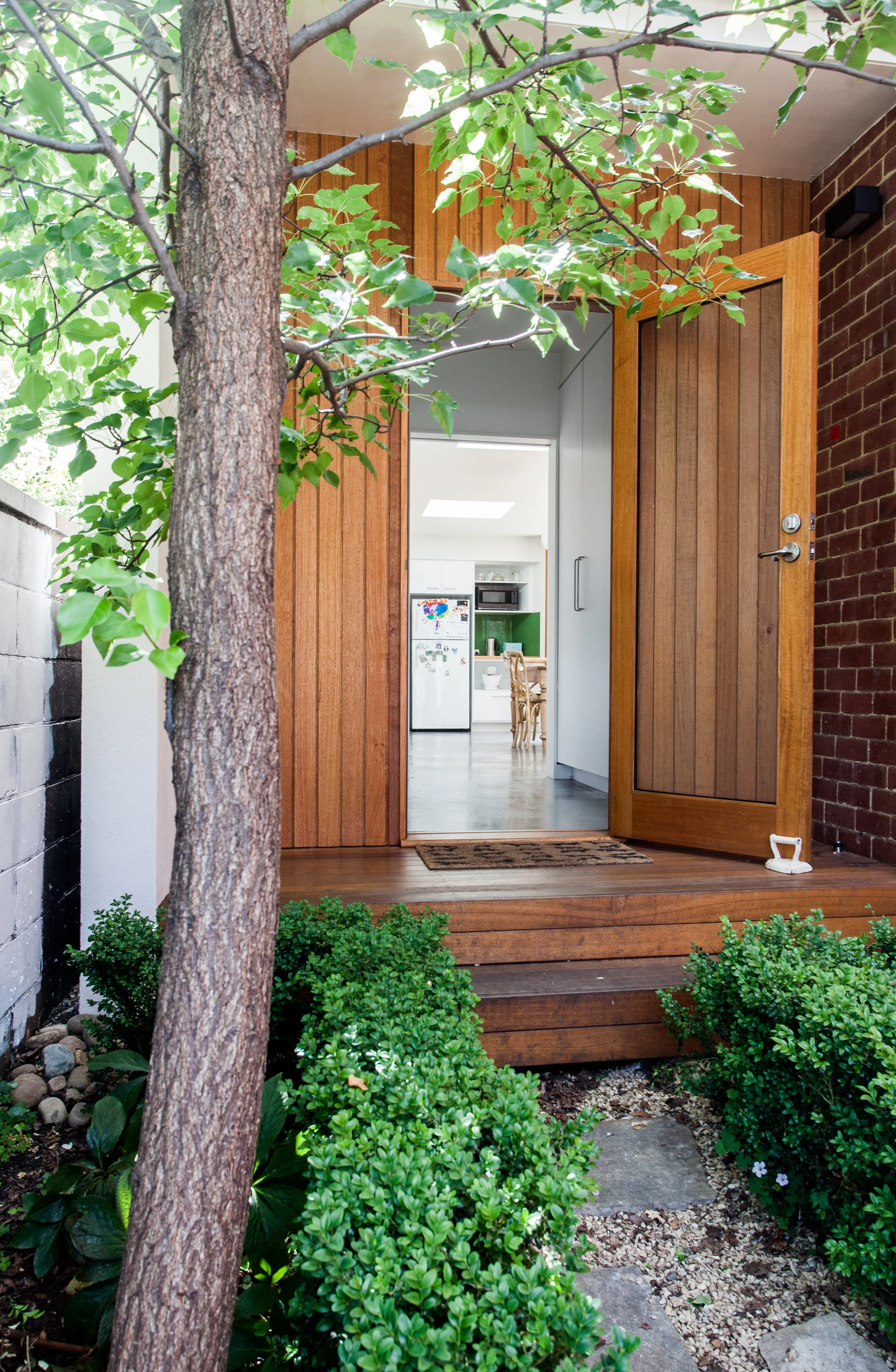 17. side entrance 2.jpg