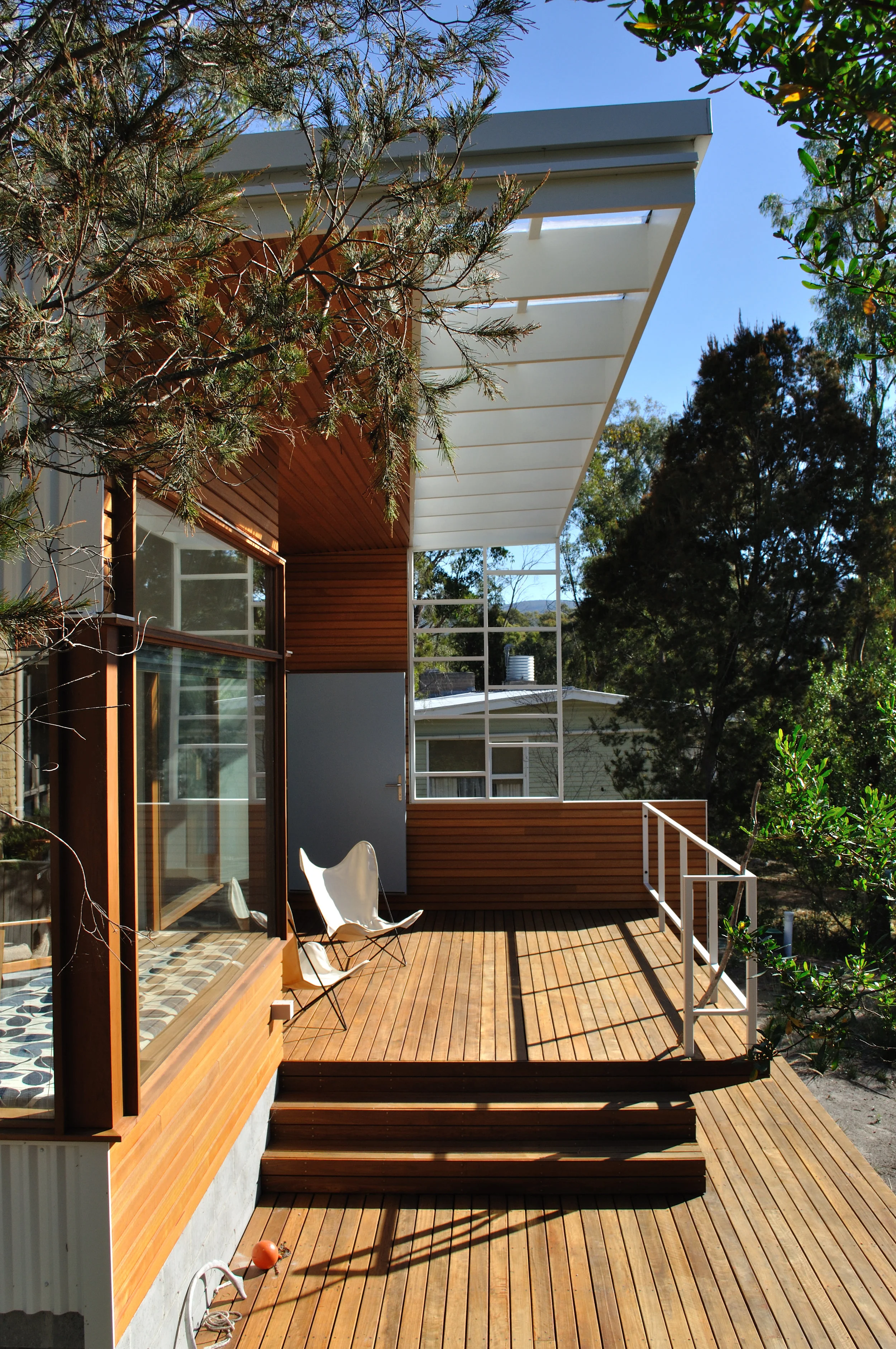MWA - CONINGHAM - sun deck.JPG